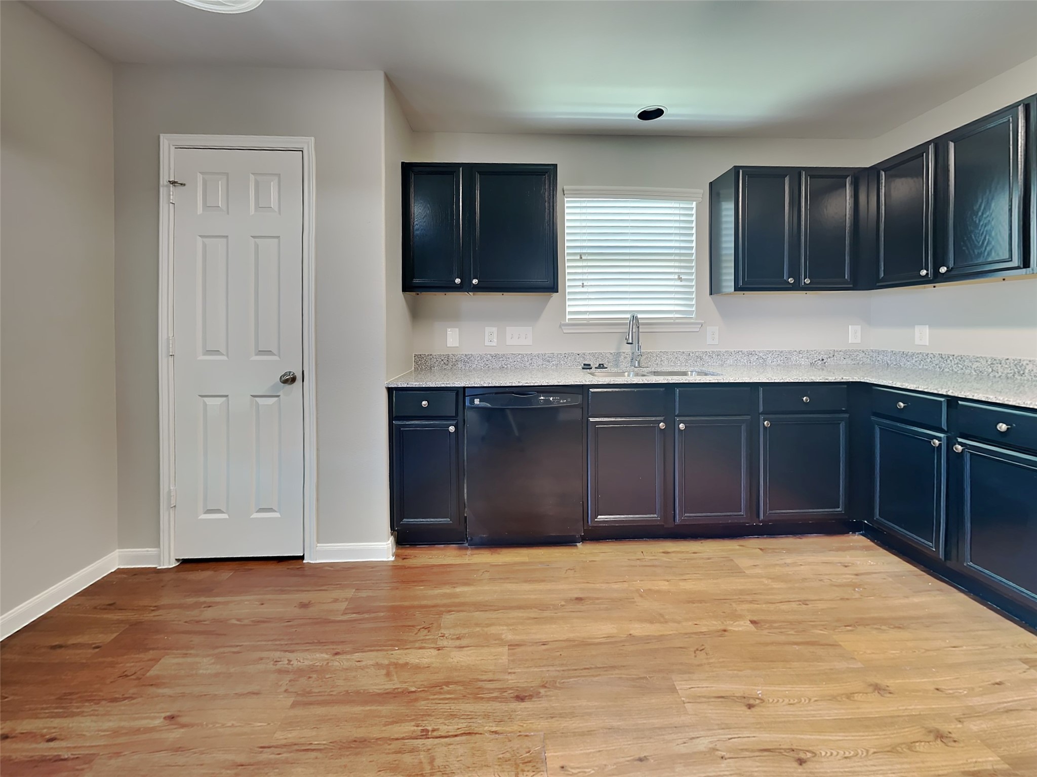 22310 Queenbury Hills Drive Property Photo 7