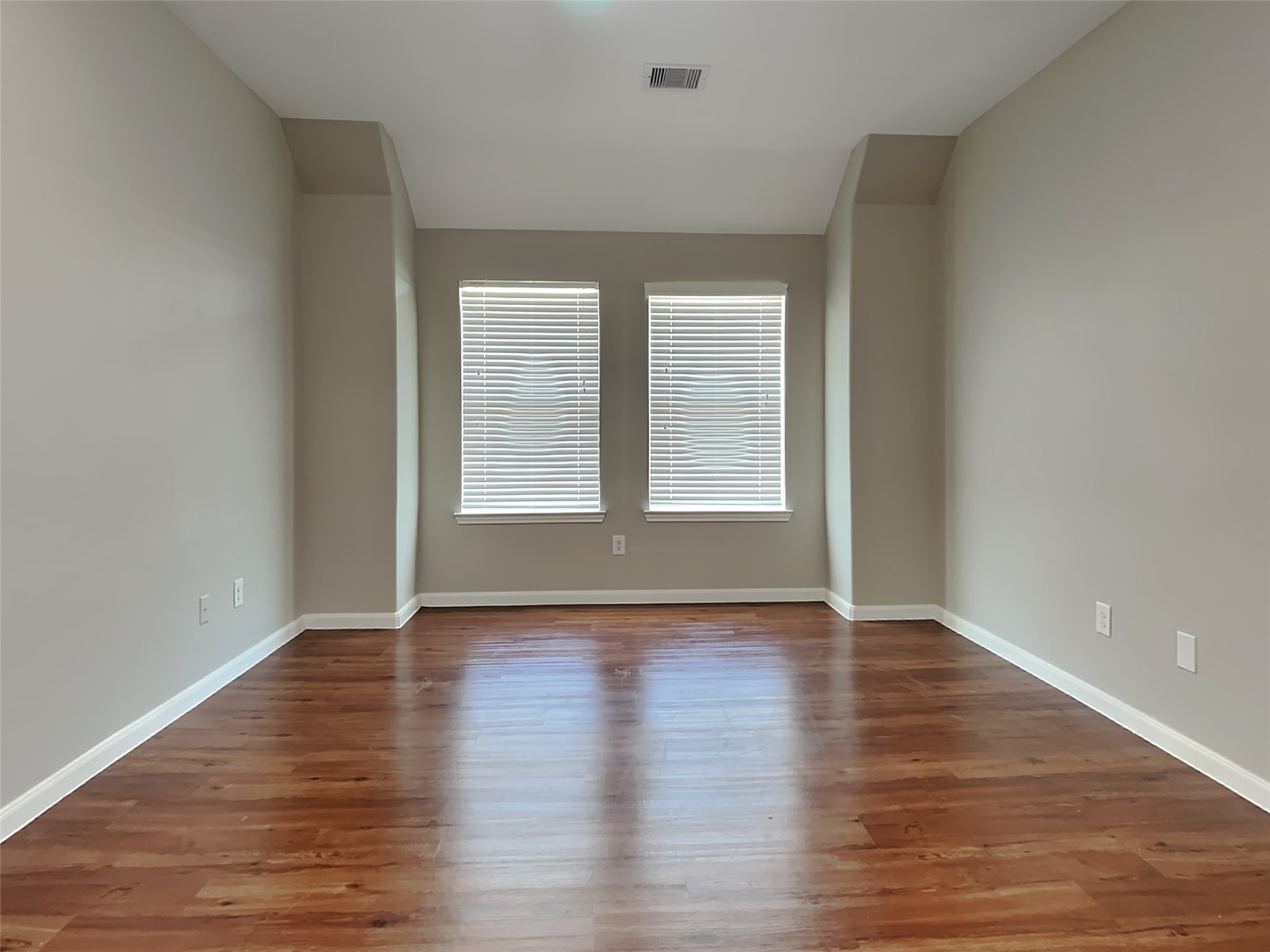 22310 Queenbury Hills Drive Property Photo 8