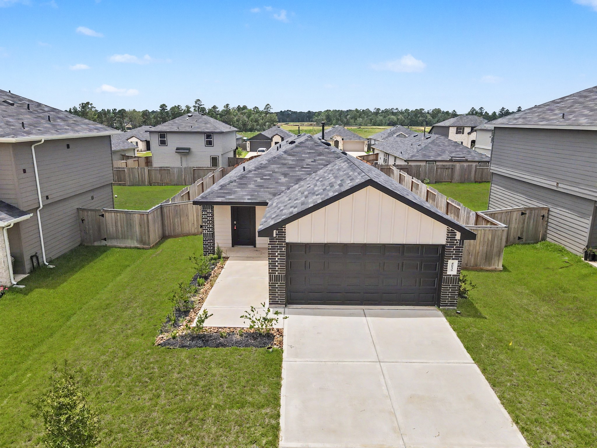40839 Hawthorne Glades Street Property Photo 37
