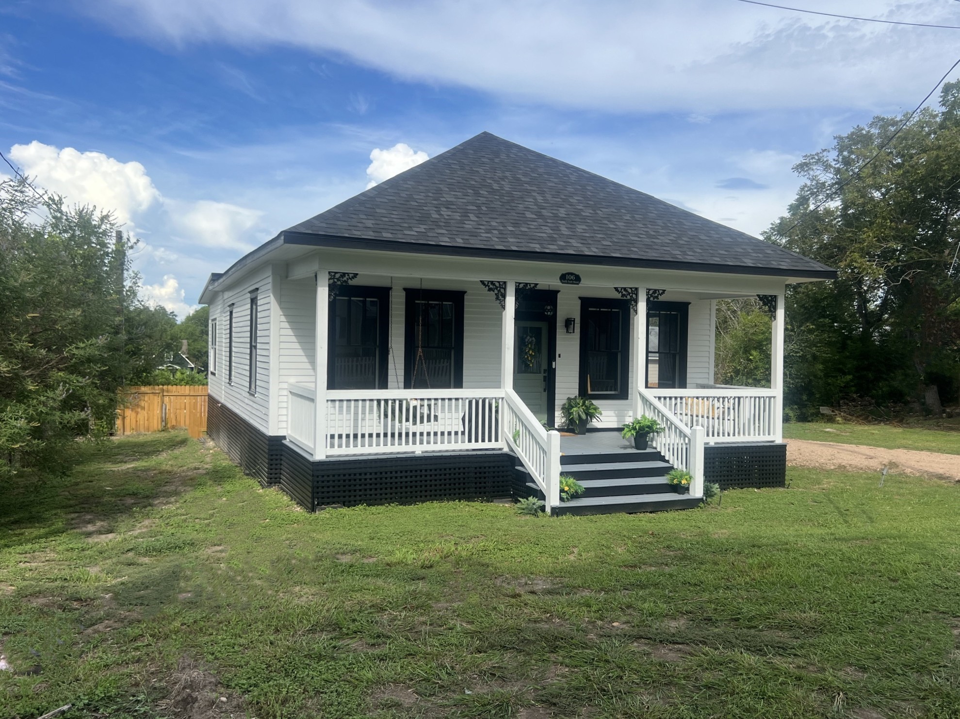 106 N Scott Street Property Photo 1