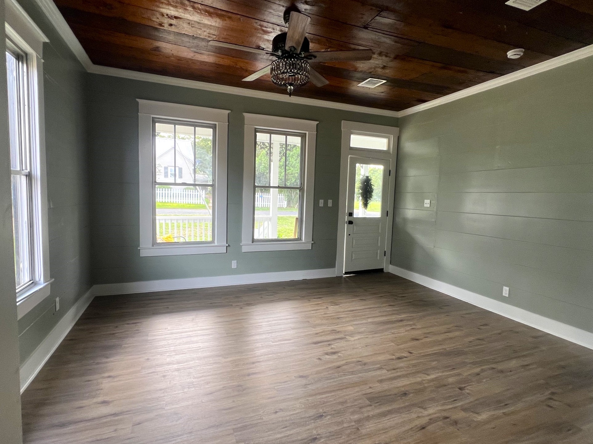 106 N Scott Street Property Photo 5