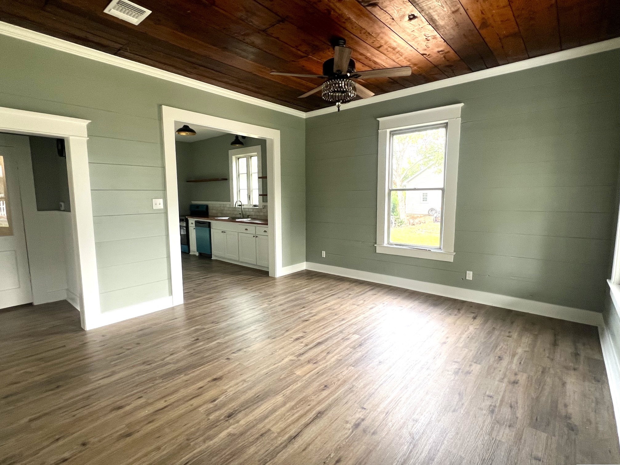 106 N Scott Street Property Photo 6