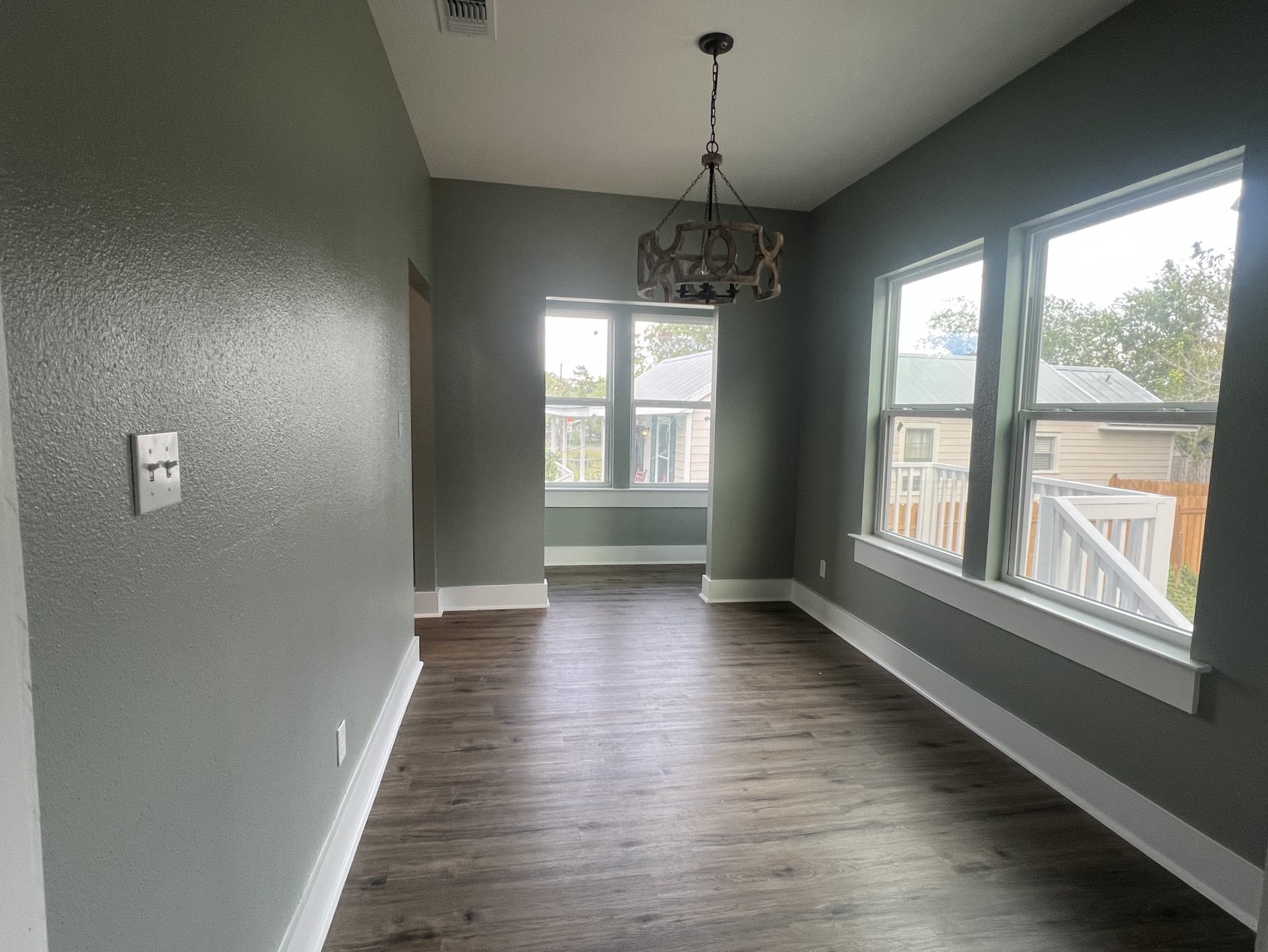 106 N Scott Street Property Photo 10