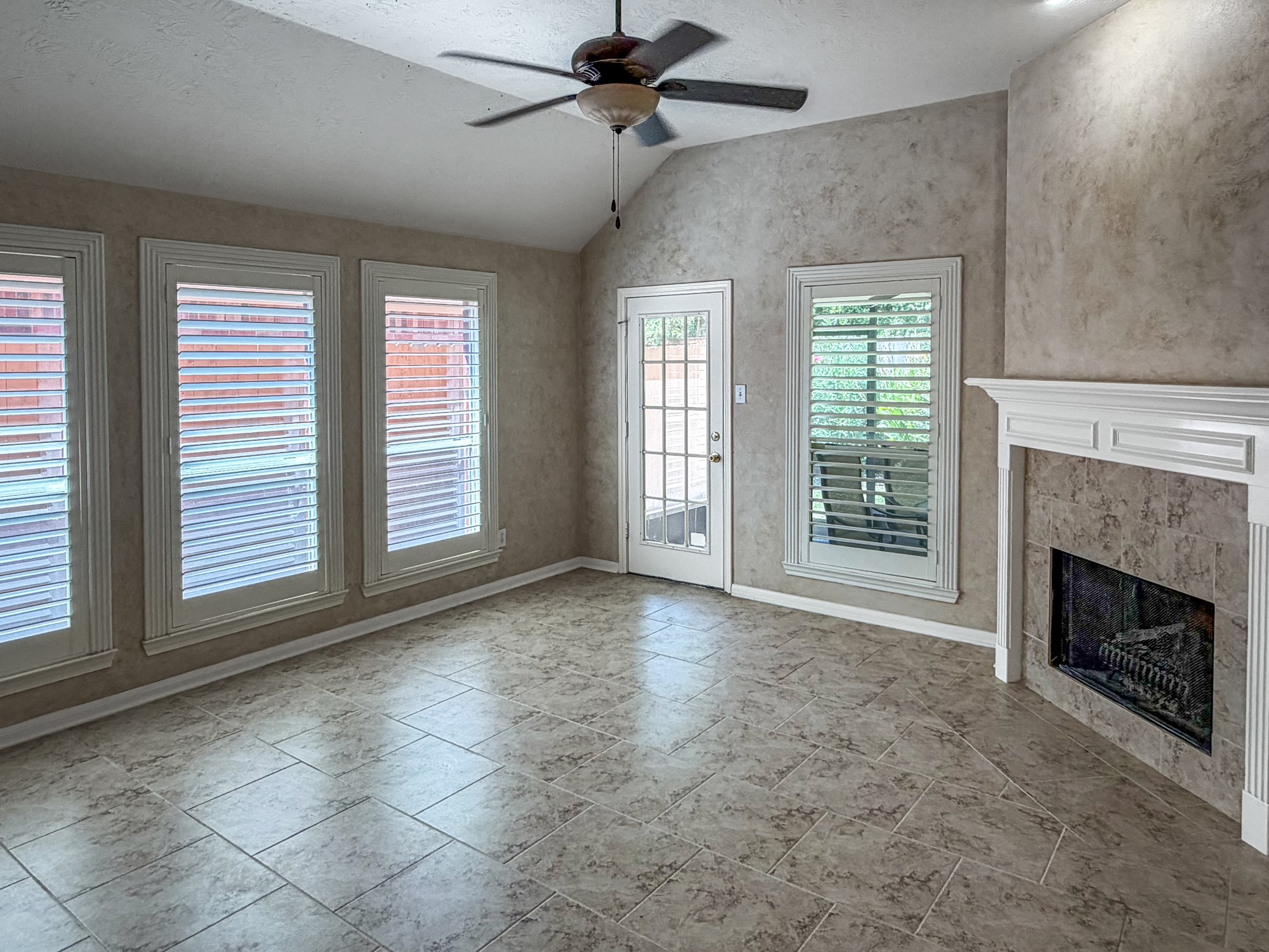 8523 Metrodale Drive Property Photo 7
