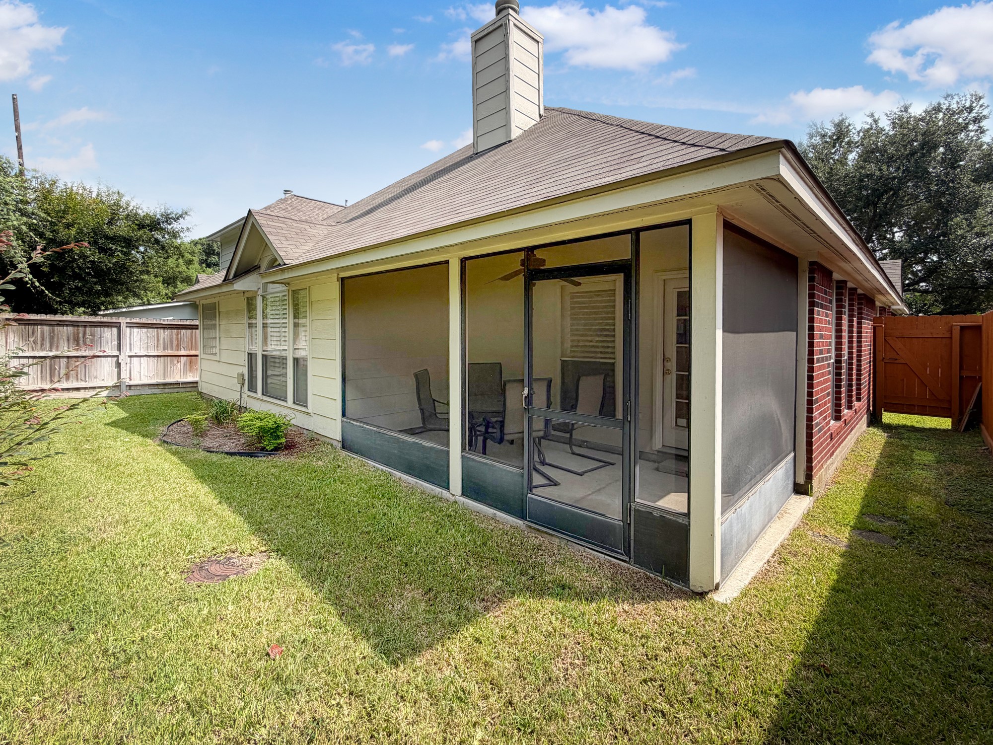 8523 Metrodale Drive Property Photo 8