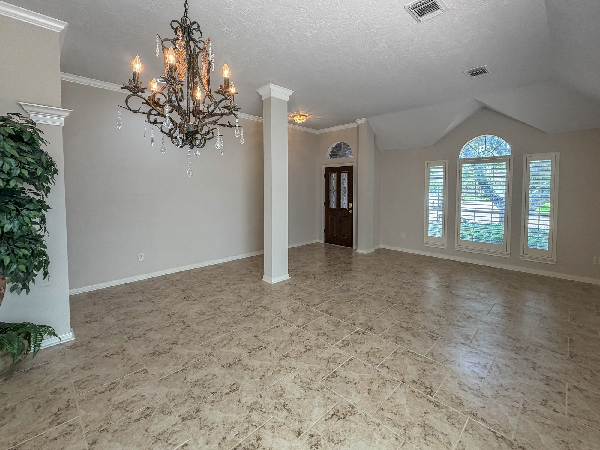 8523 Metrodale Drive Property Photo 10