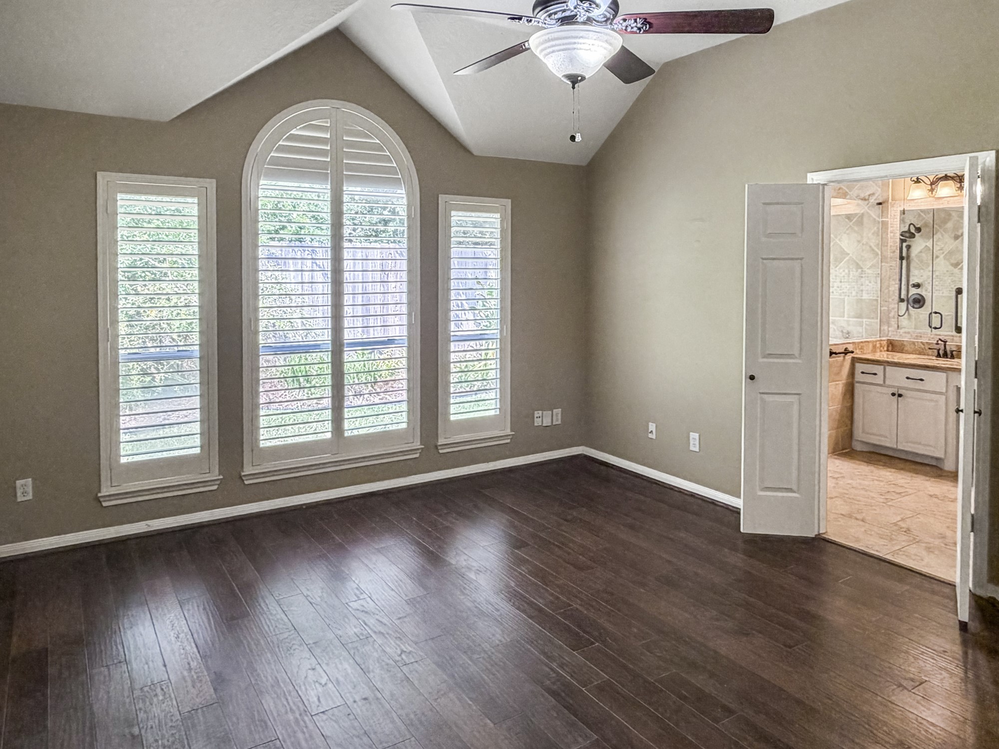 8523 Metrodale Drive Property Photo 13