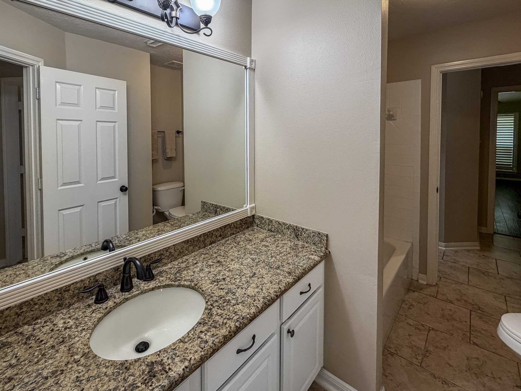 8523 Metrodale Drive Property Photo 17