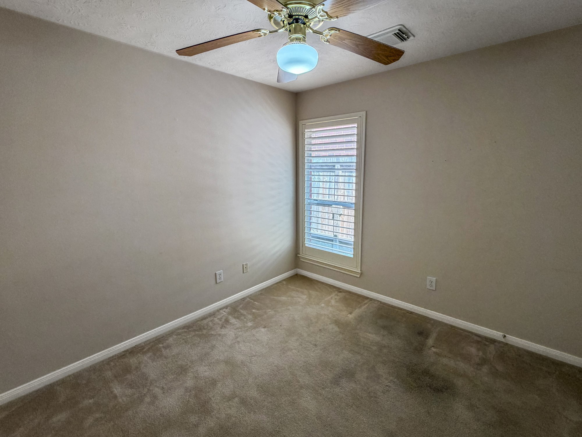8523 Metrodale Drive Property Photo 18