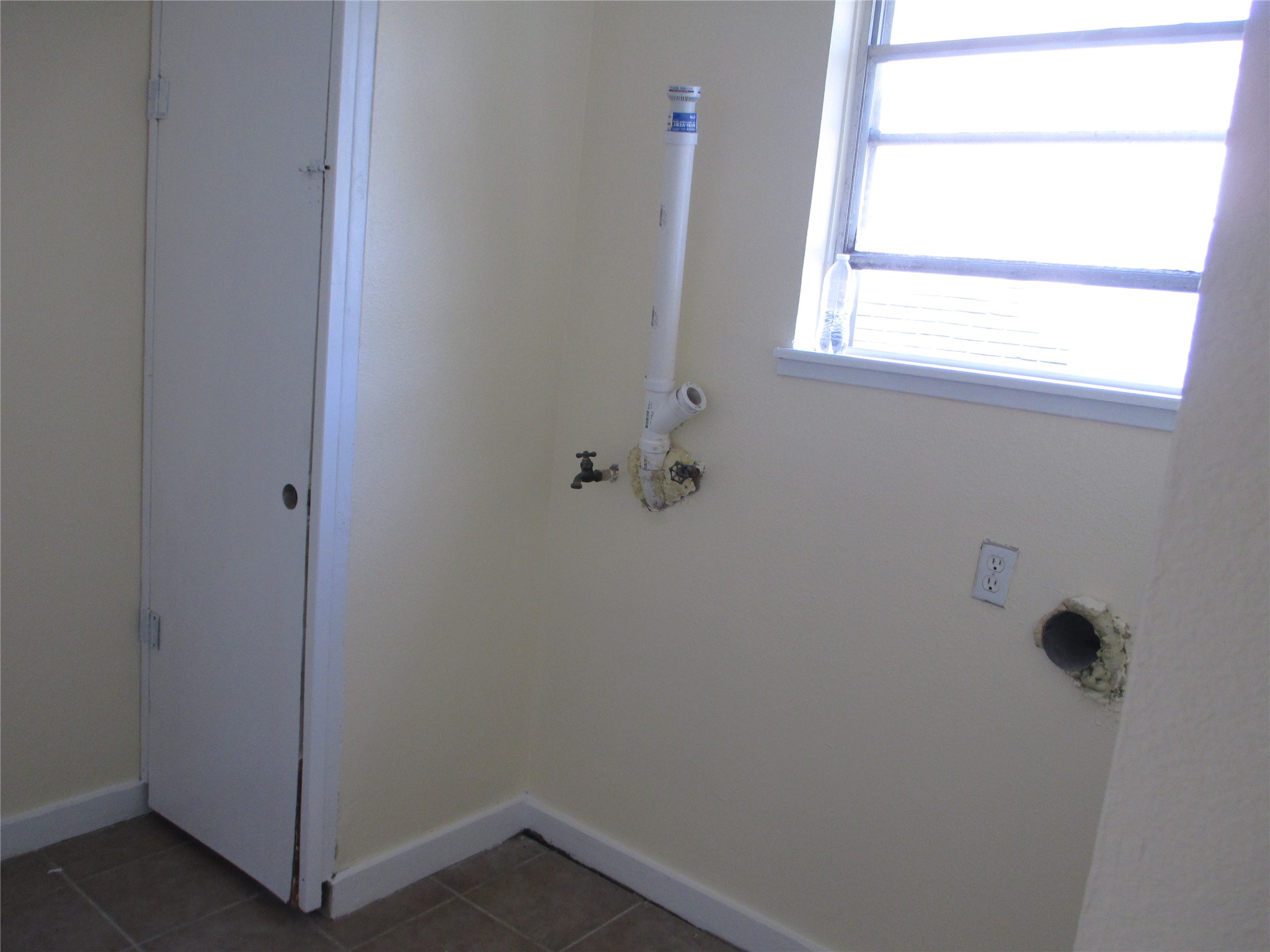 500 Harold Lane Property Photo 4