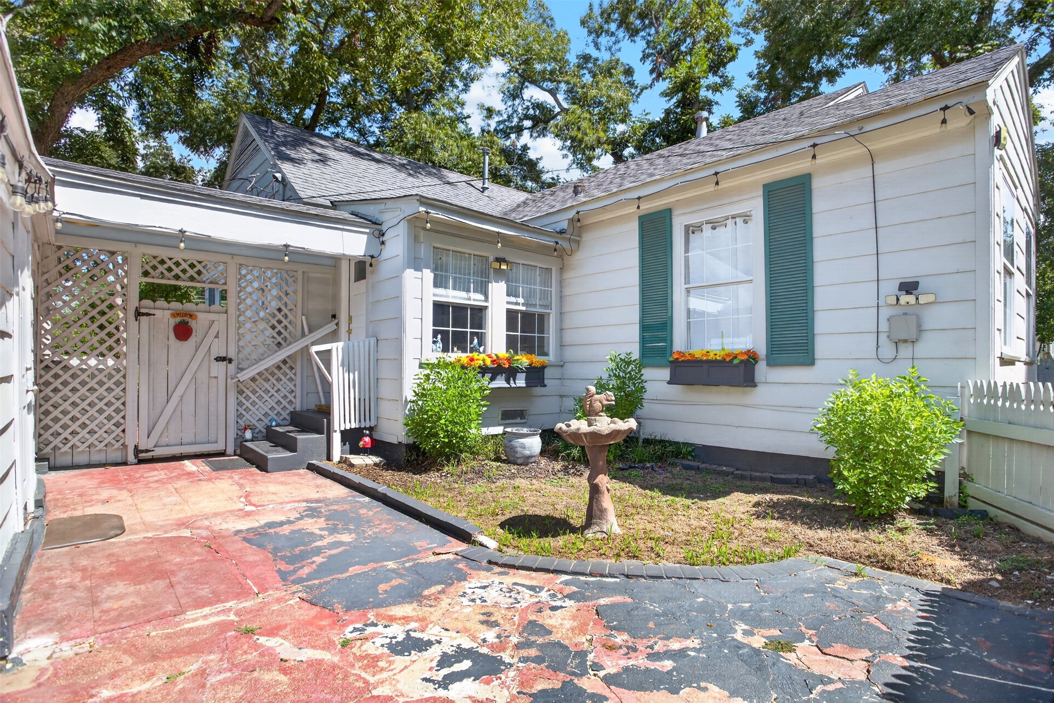 919 E Houston Avenue Property Photo 24