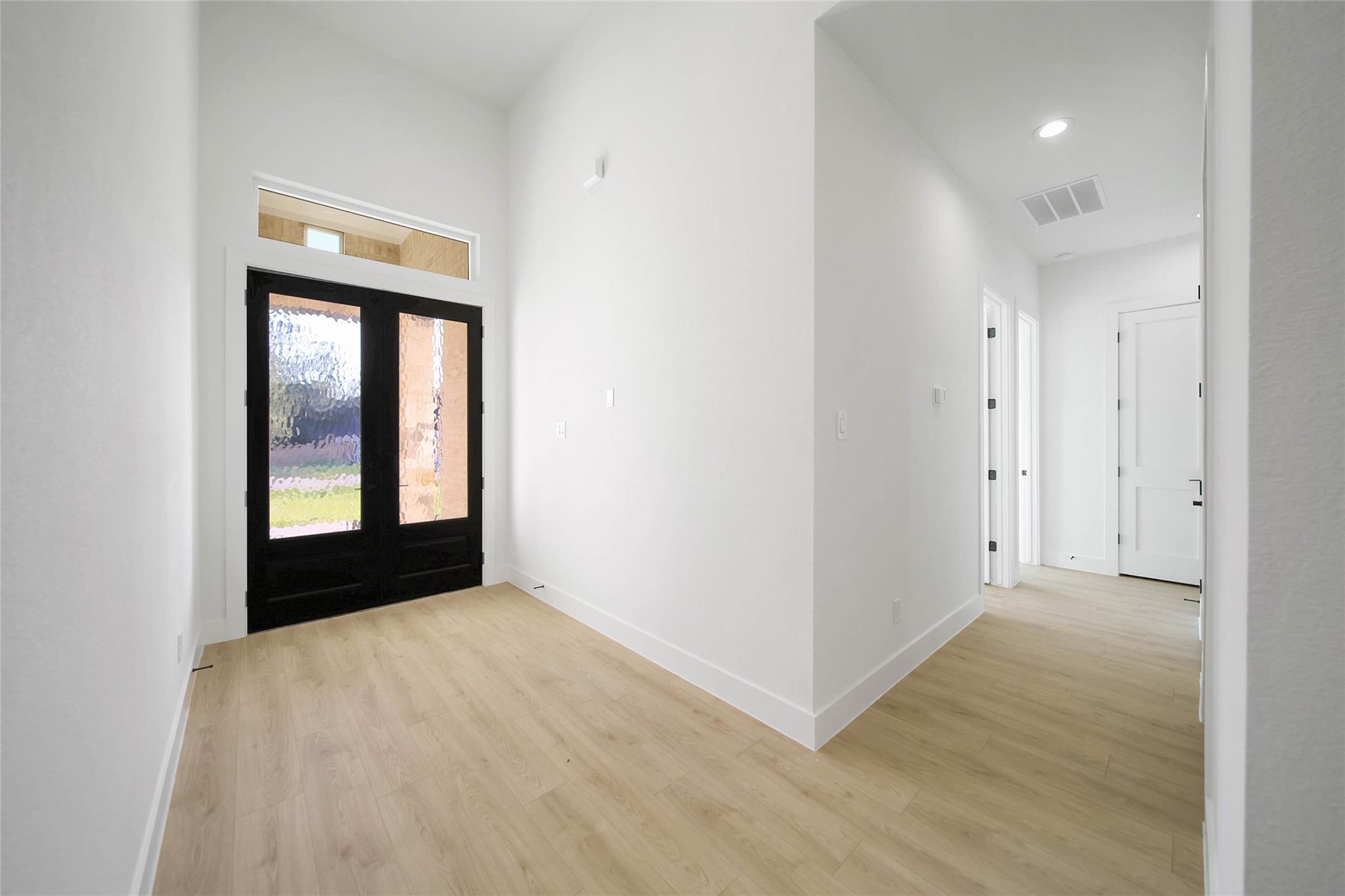 352 Louvenia Court Property Photo 2