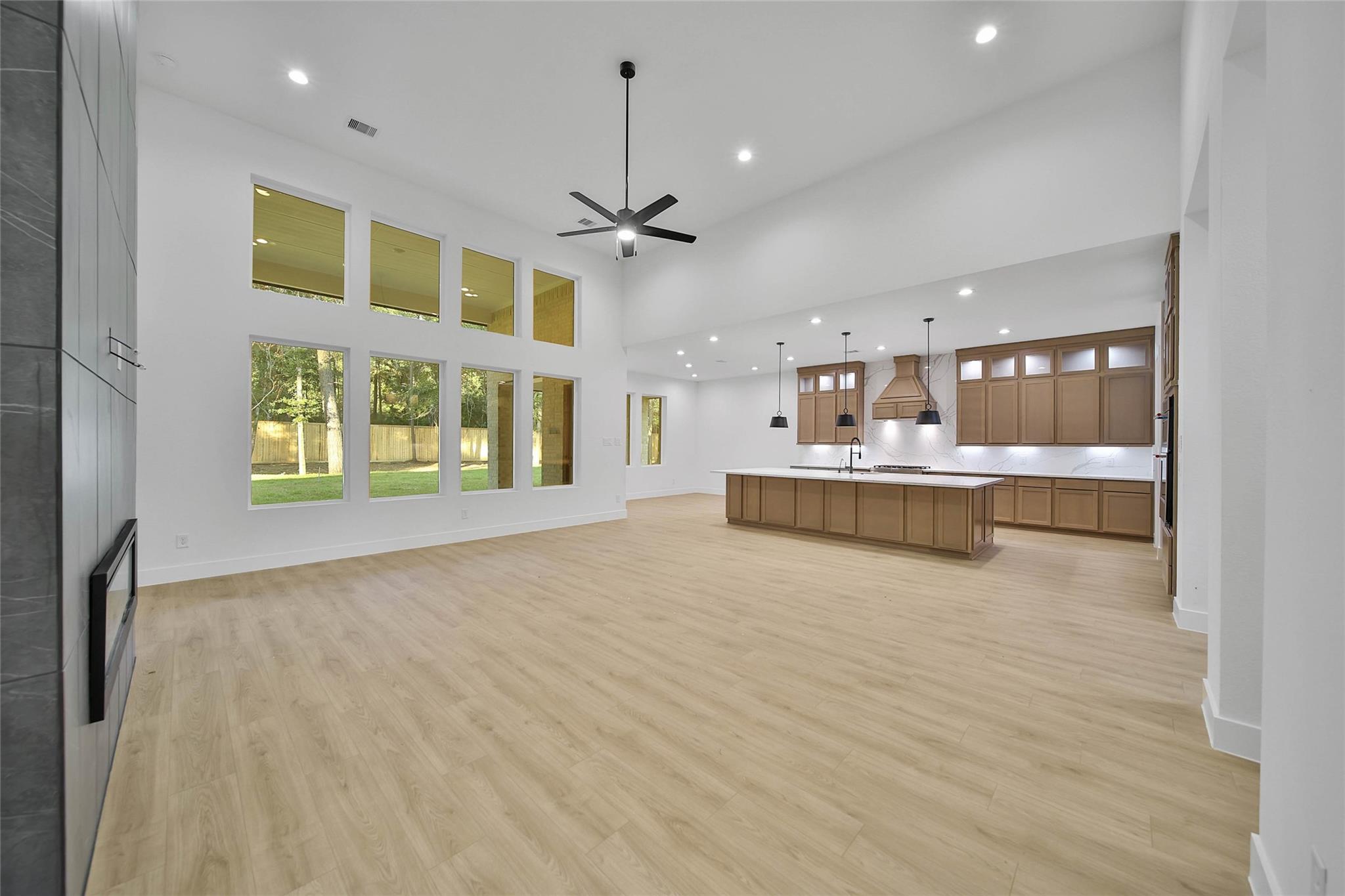 352 Louvenia Court Property Photo 8