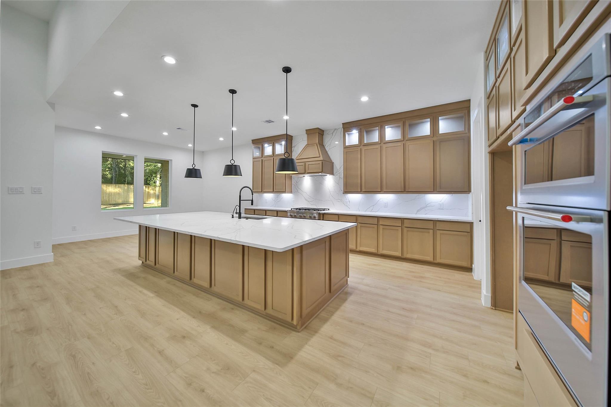352 Louvenia Court, Pinehurst Tx 77362 Property Photo 10