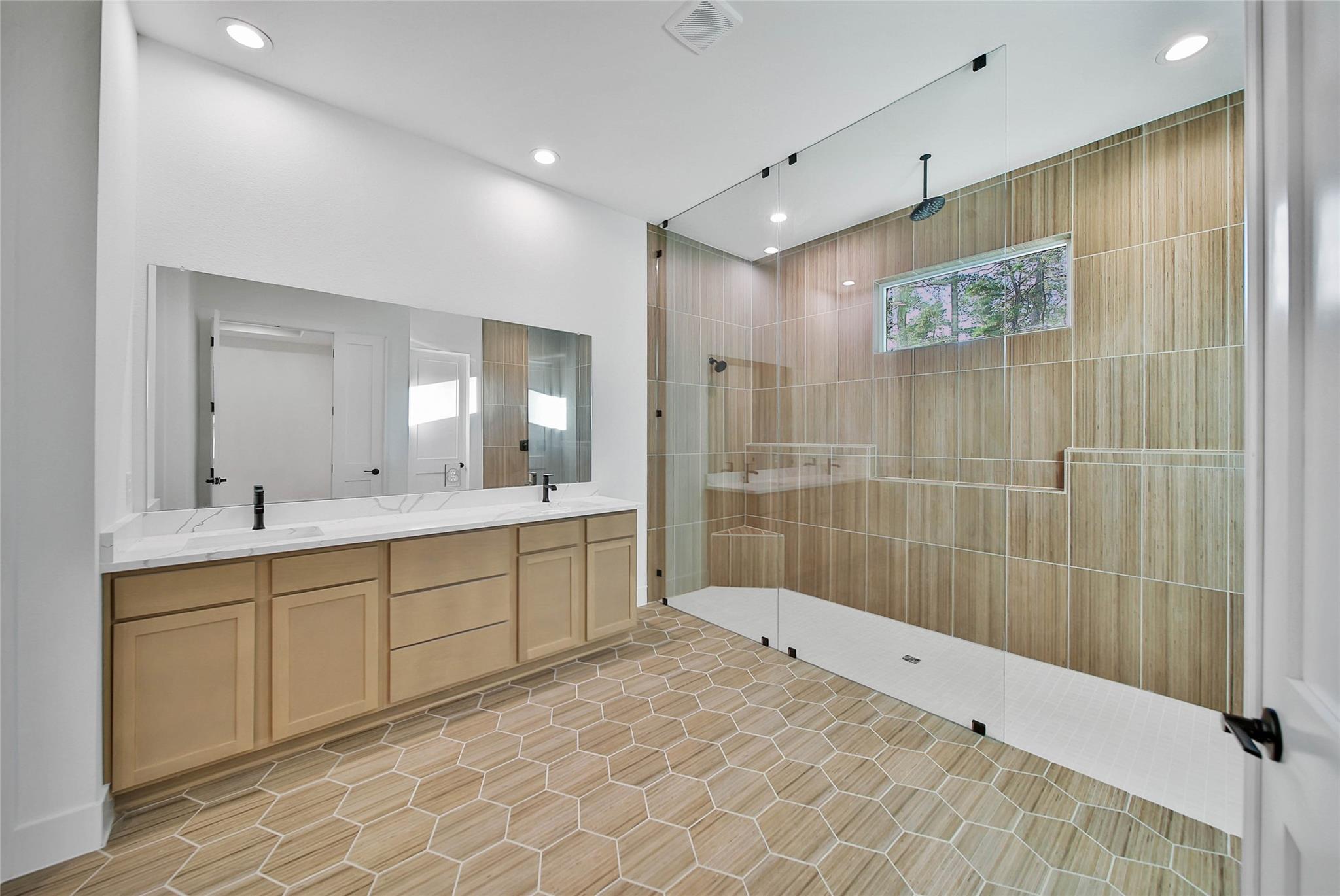 352 Louvenia Court Property Photo 19