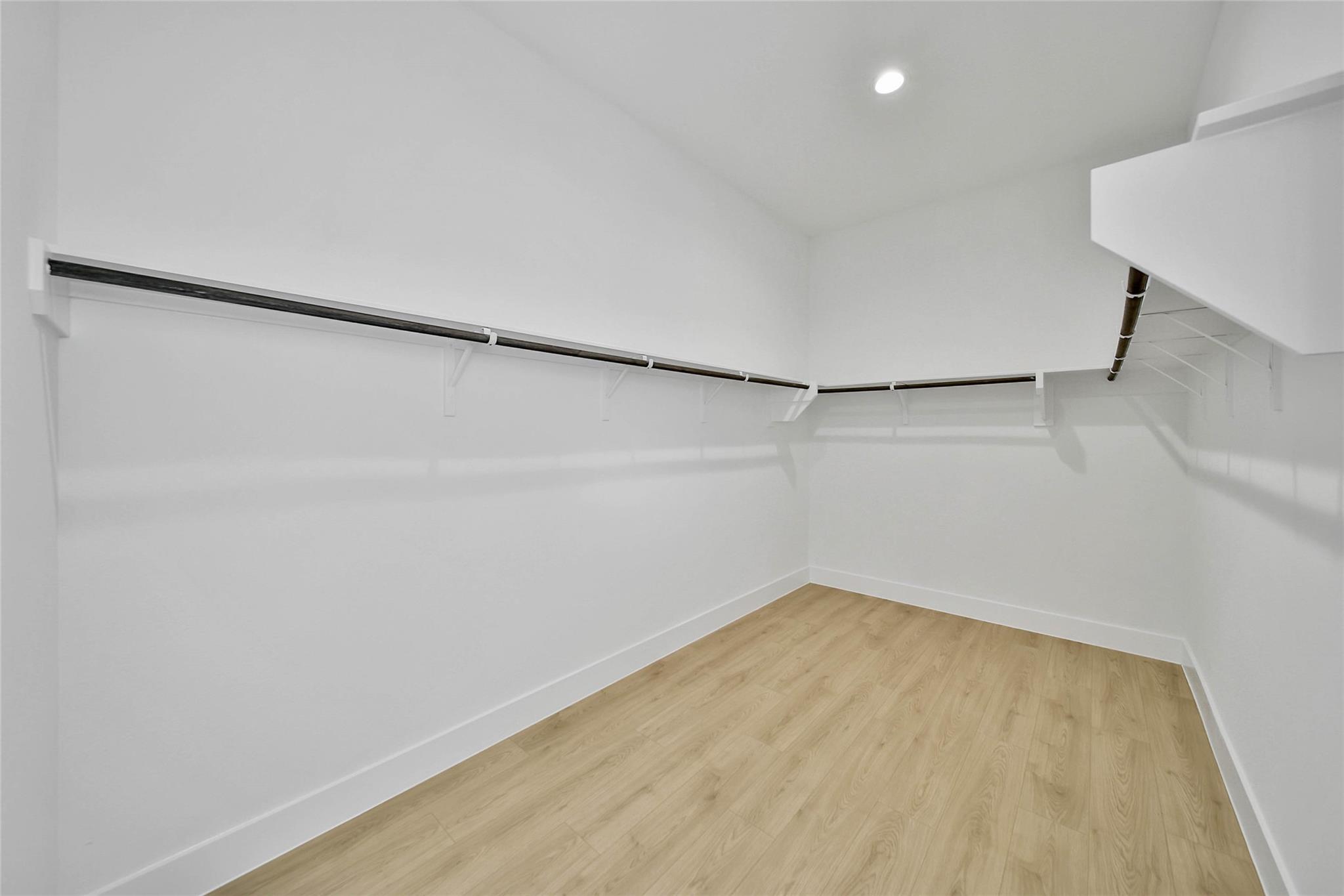 352 Louvenia Court Property Photo 23