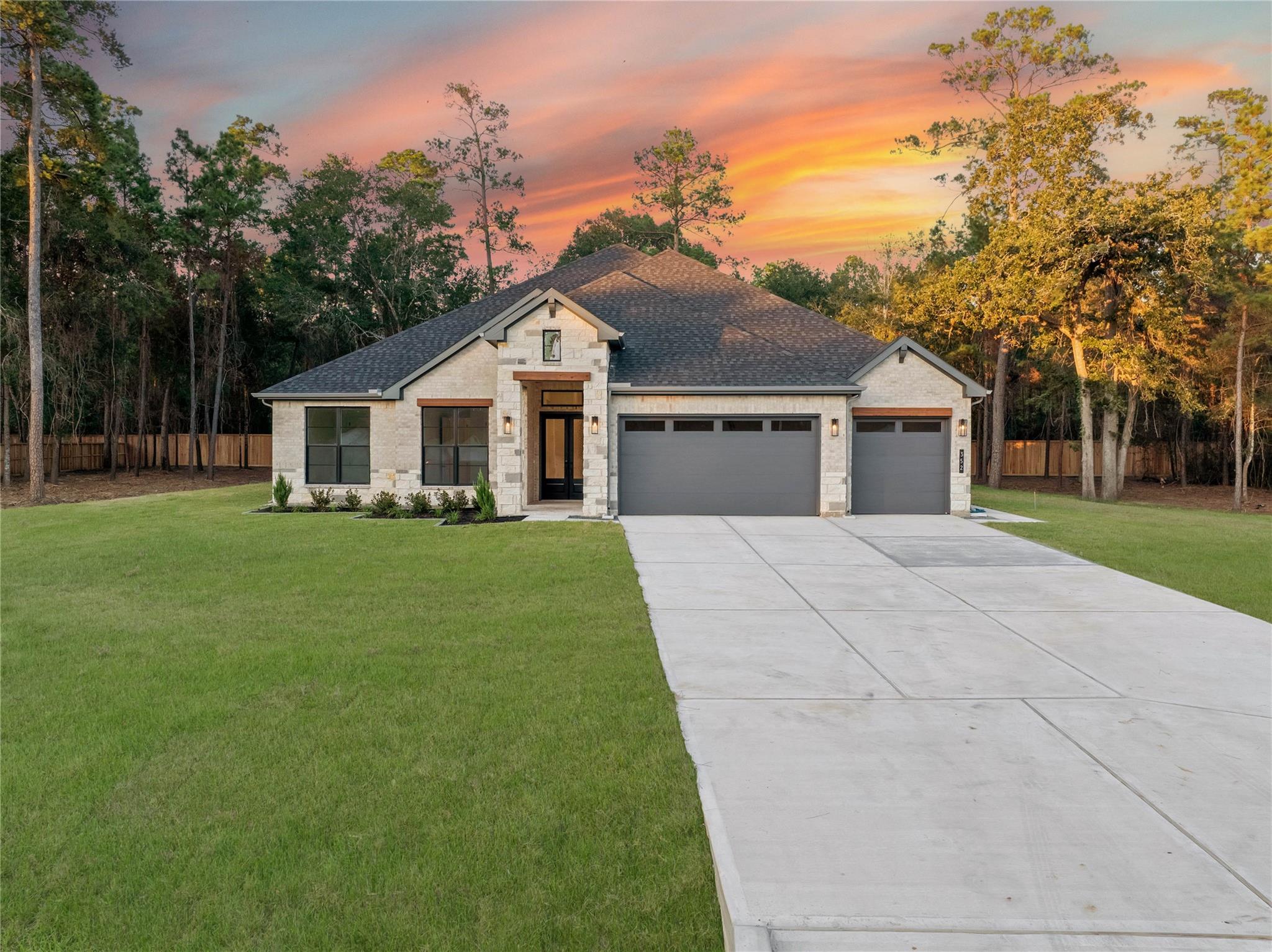 352 Louvenia Court Property Photo 45