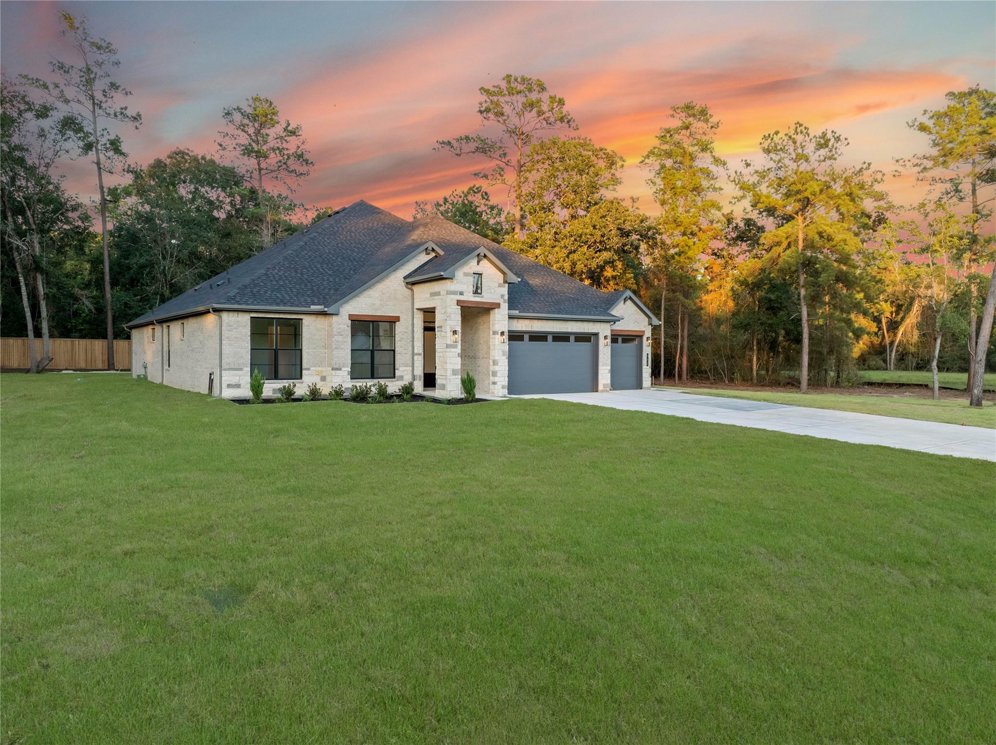 352 Louvenia Court Property Photo 46