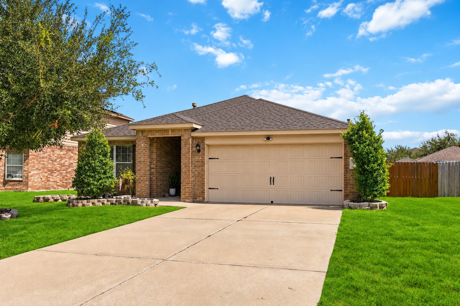 9903 Garnet Springs Drive Property Photo 2
