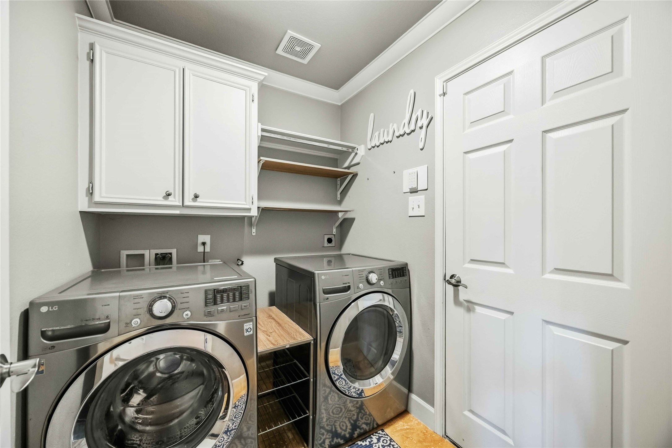 9903 Garnet Springs Drive Property Photo 10