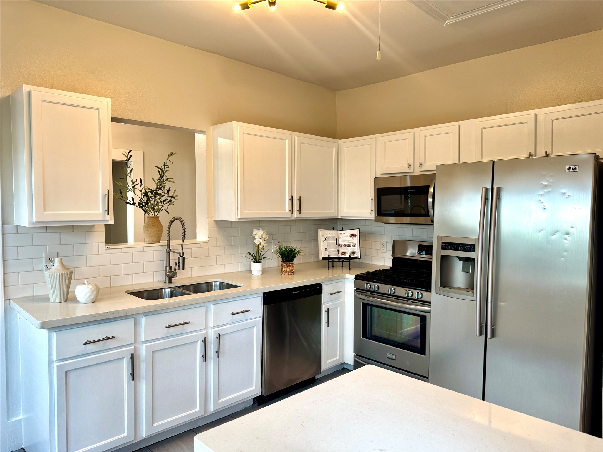 2009 Singleton Street Property Photo 9