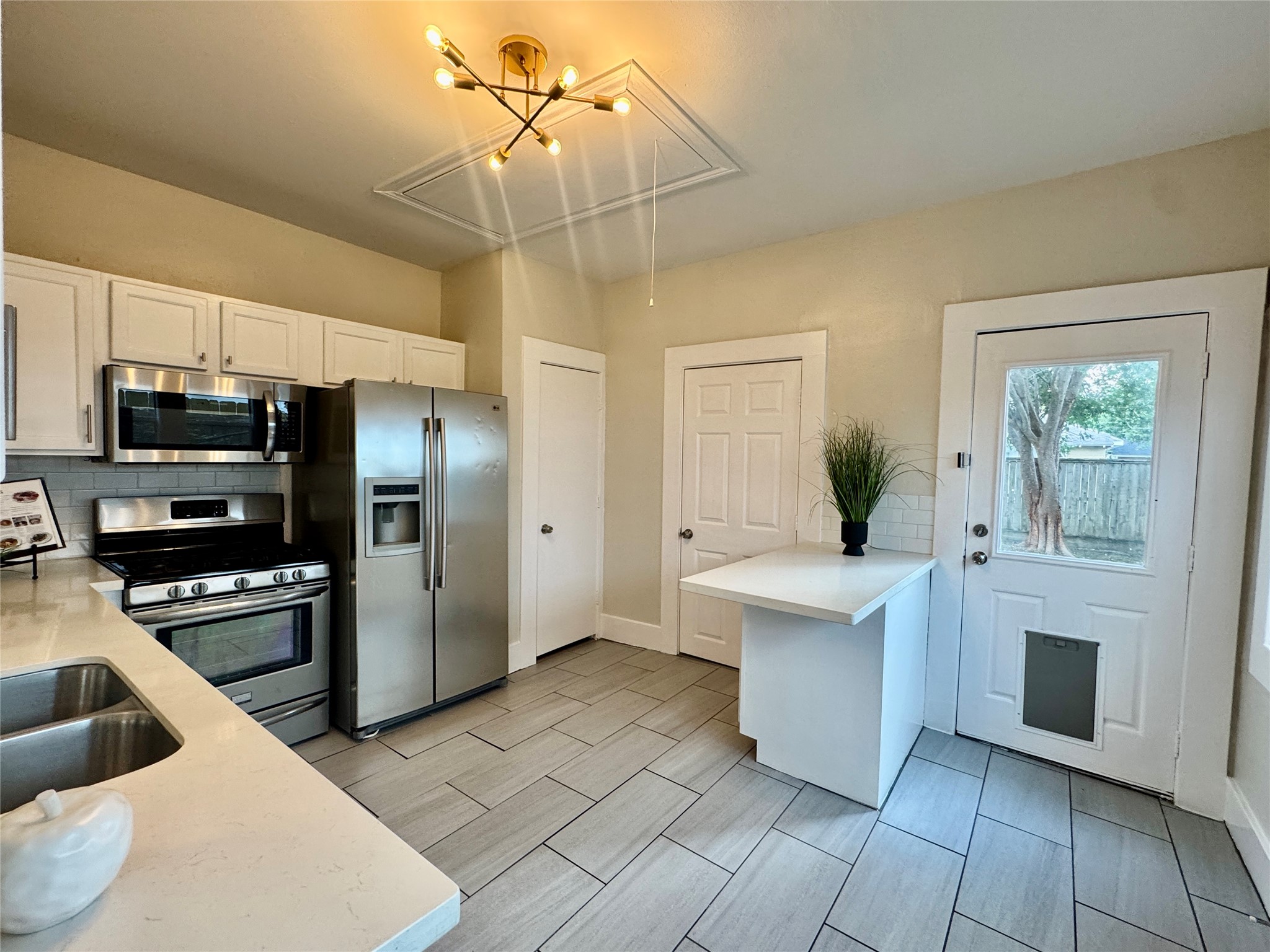 2009 Singleton Street Property Photo 12