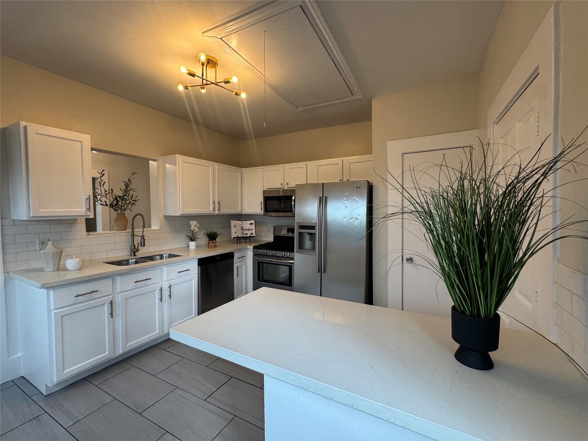 2009 Singleton Street Property Photo 13