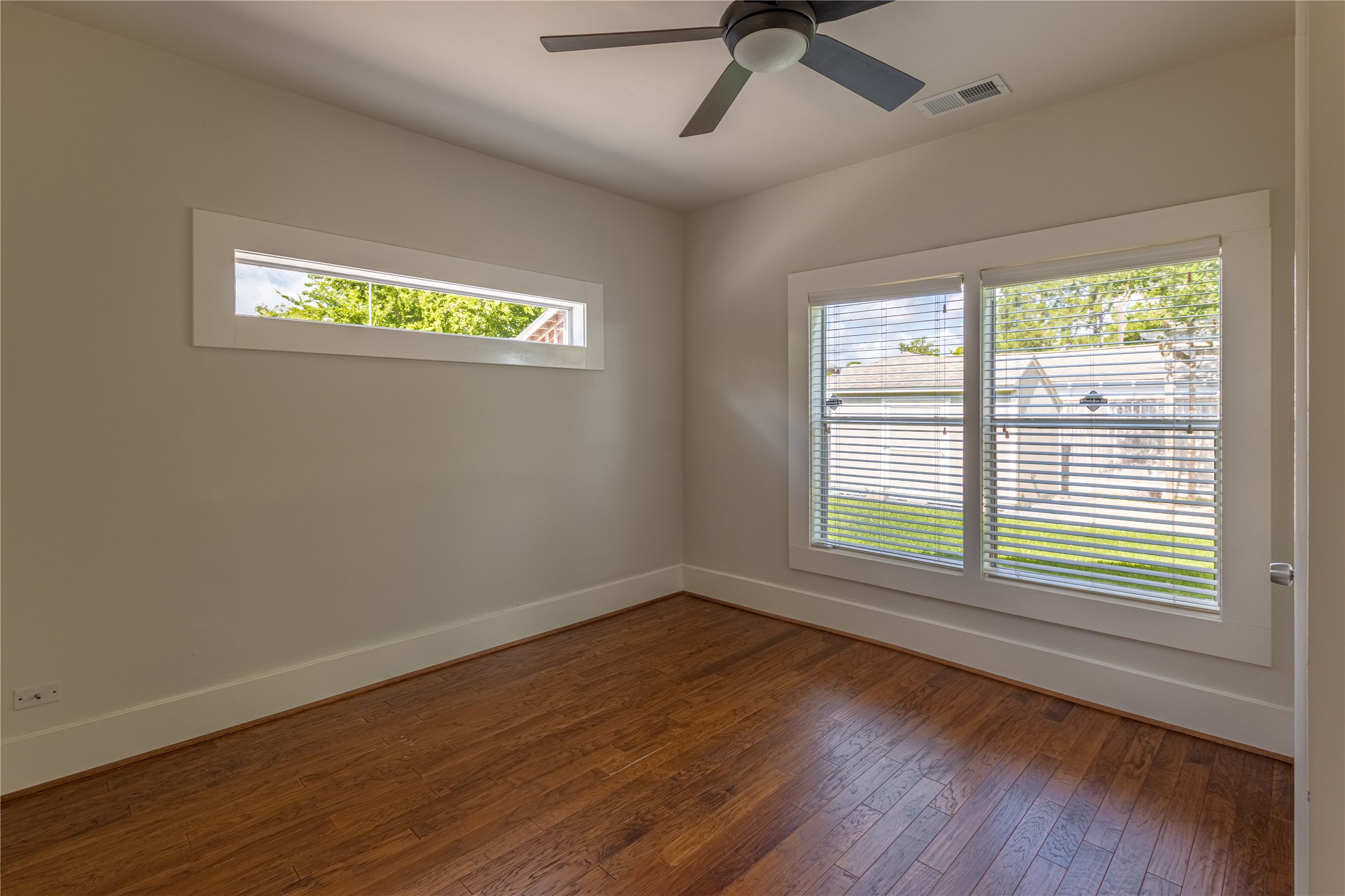2009 Singleton Street Property Photo 17