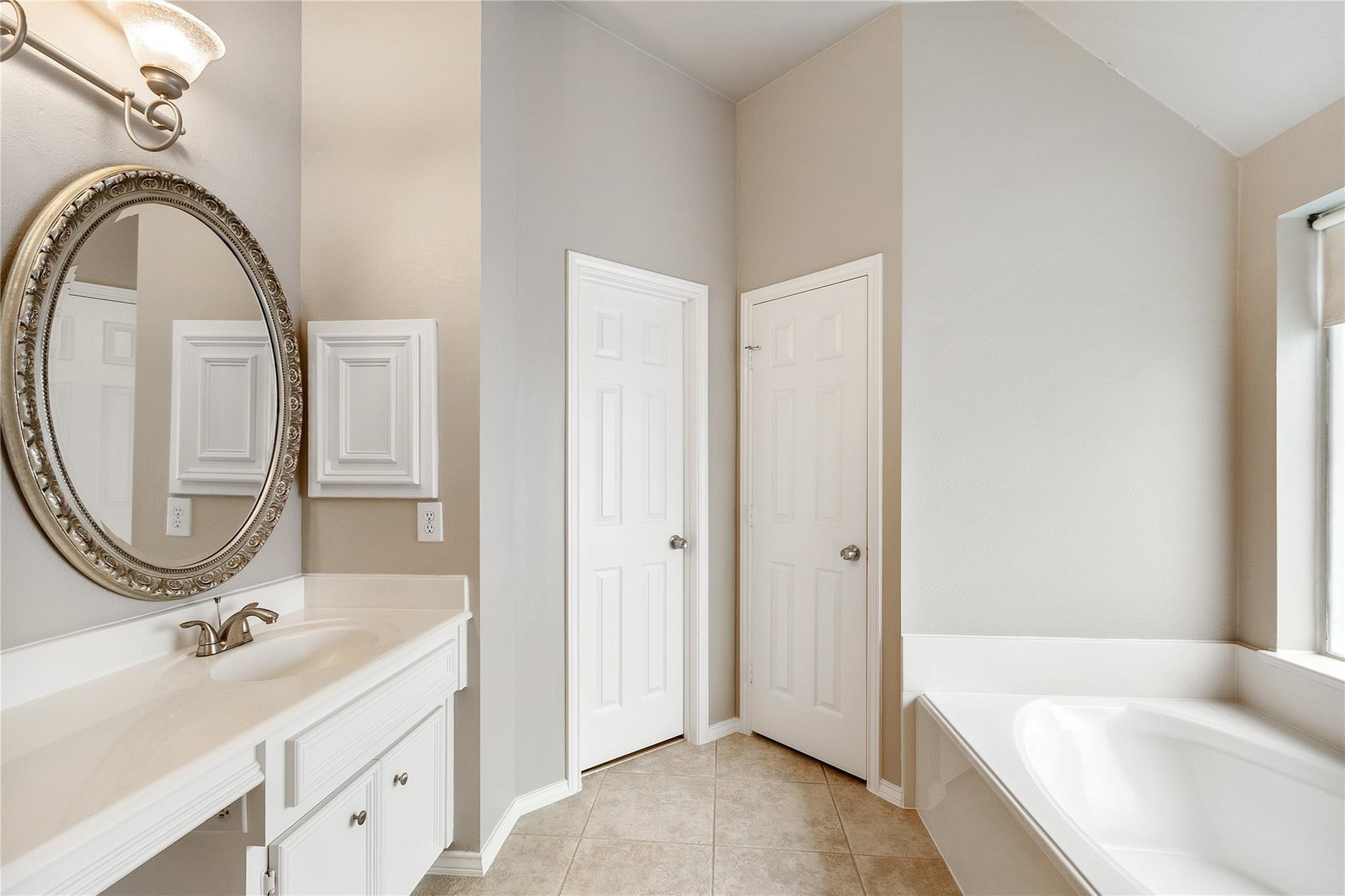 21922 Maybrook Court Property Photo 15