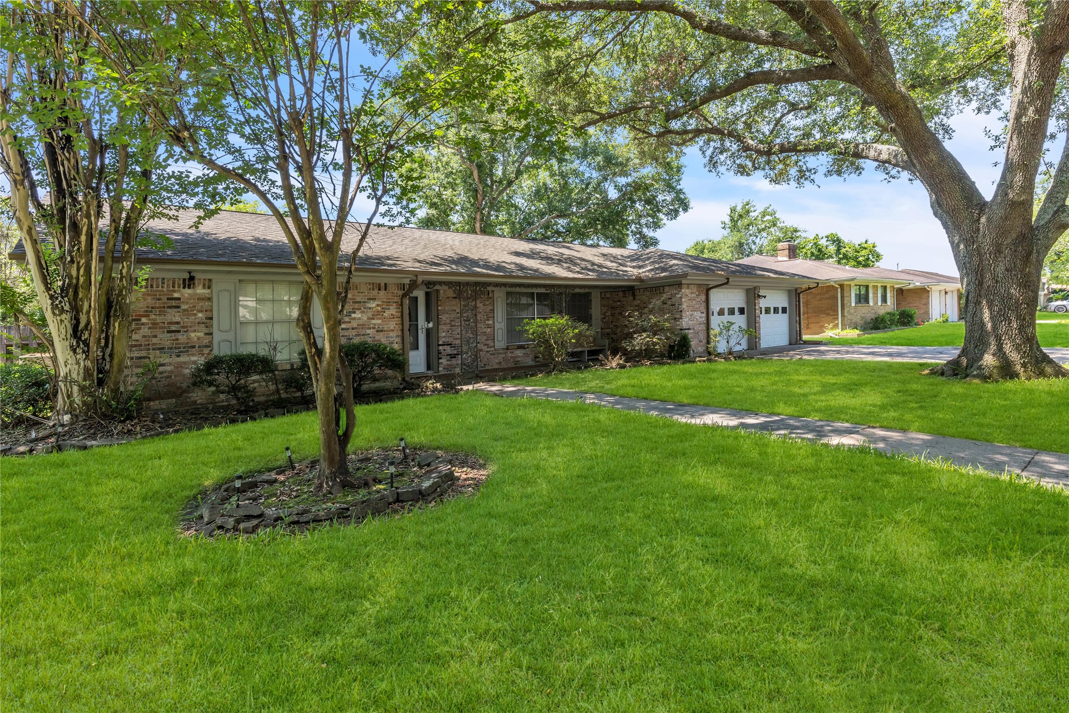 2207 Mockingbird Lane Property Photo 3