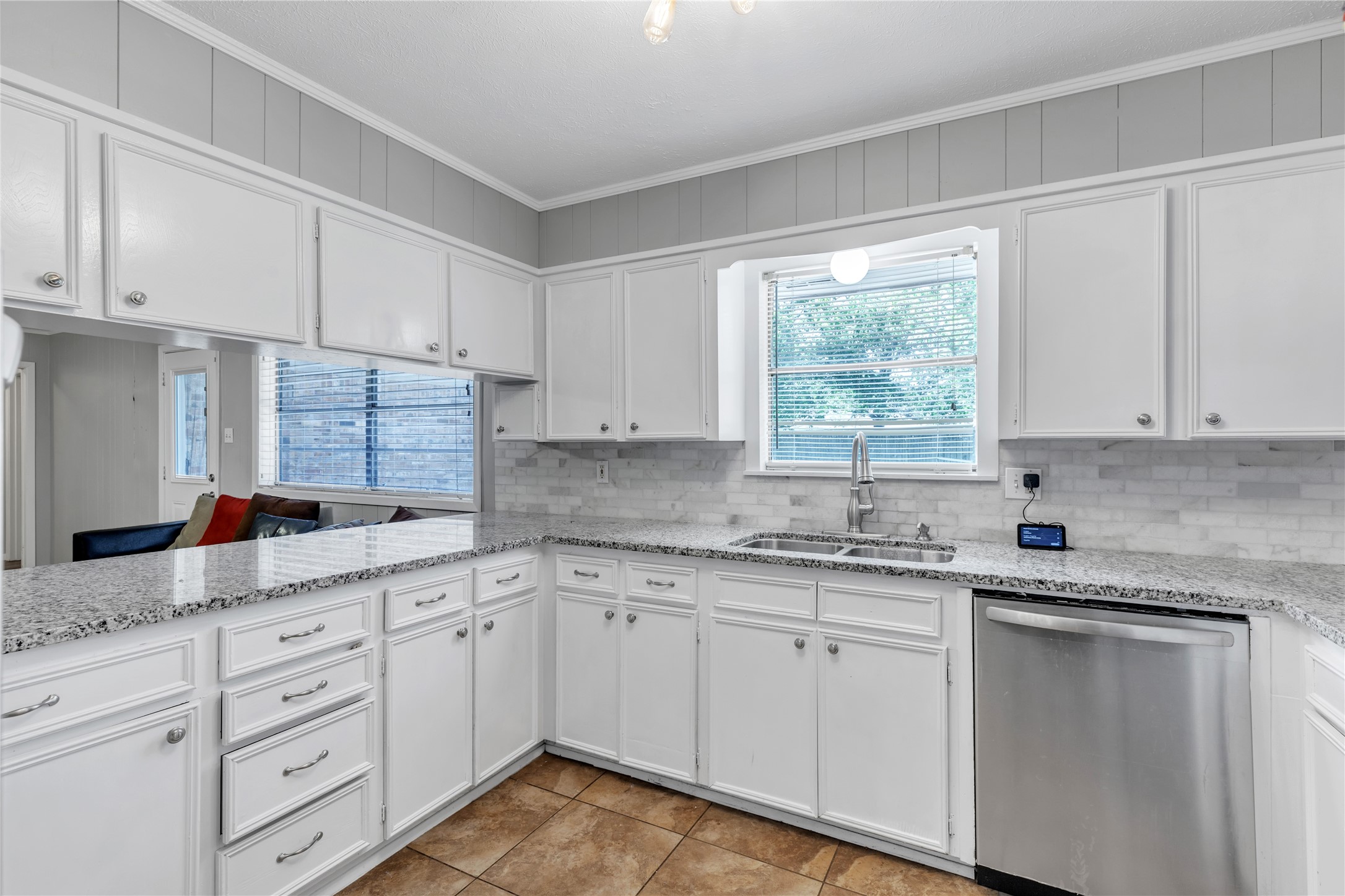 2207 Mockingbird Lane Property Photo 10