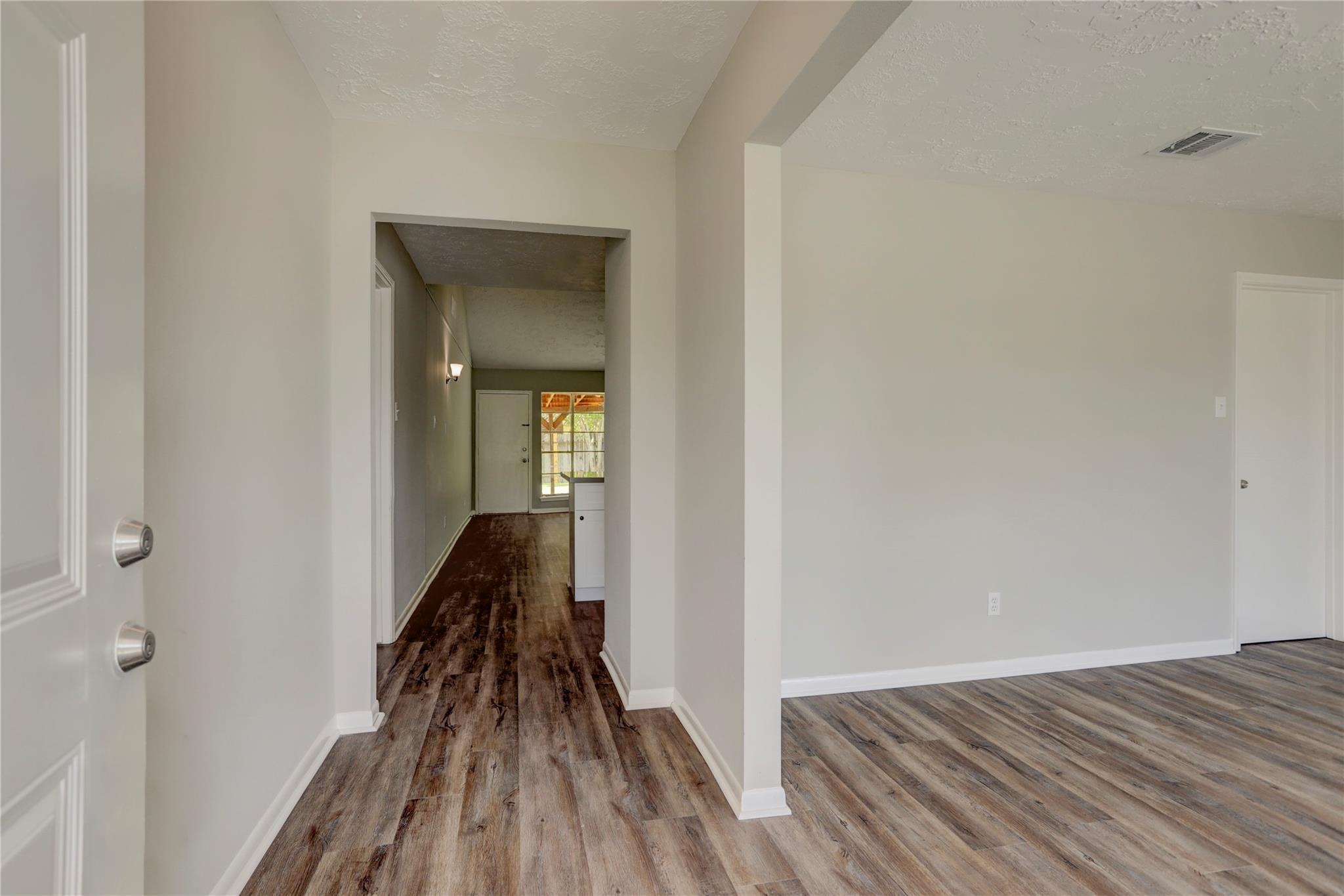 6919 Silver Star Drive Property Photo 3