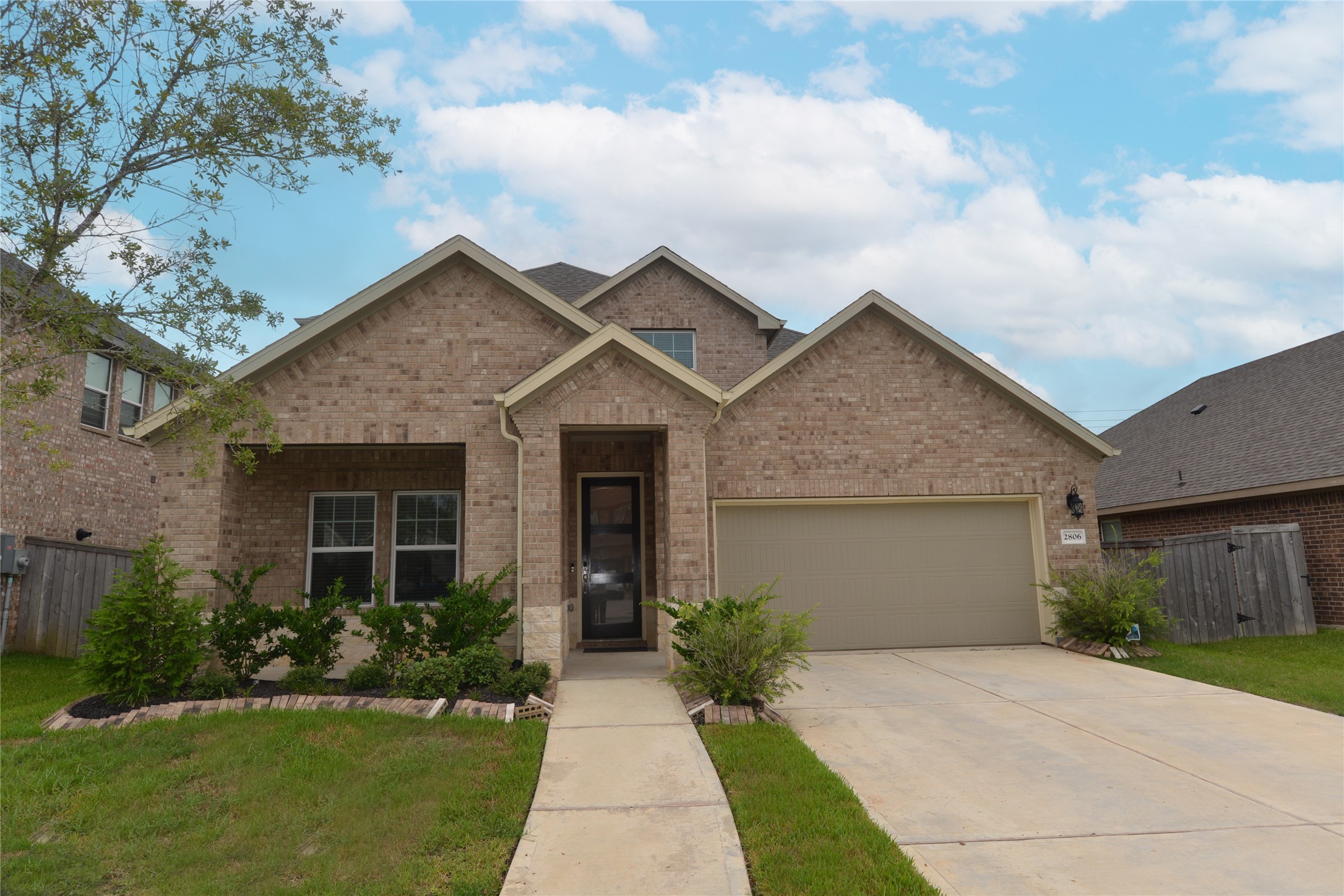 2806 Oakheath Crest Court Property Photo 1