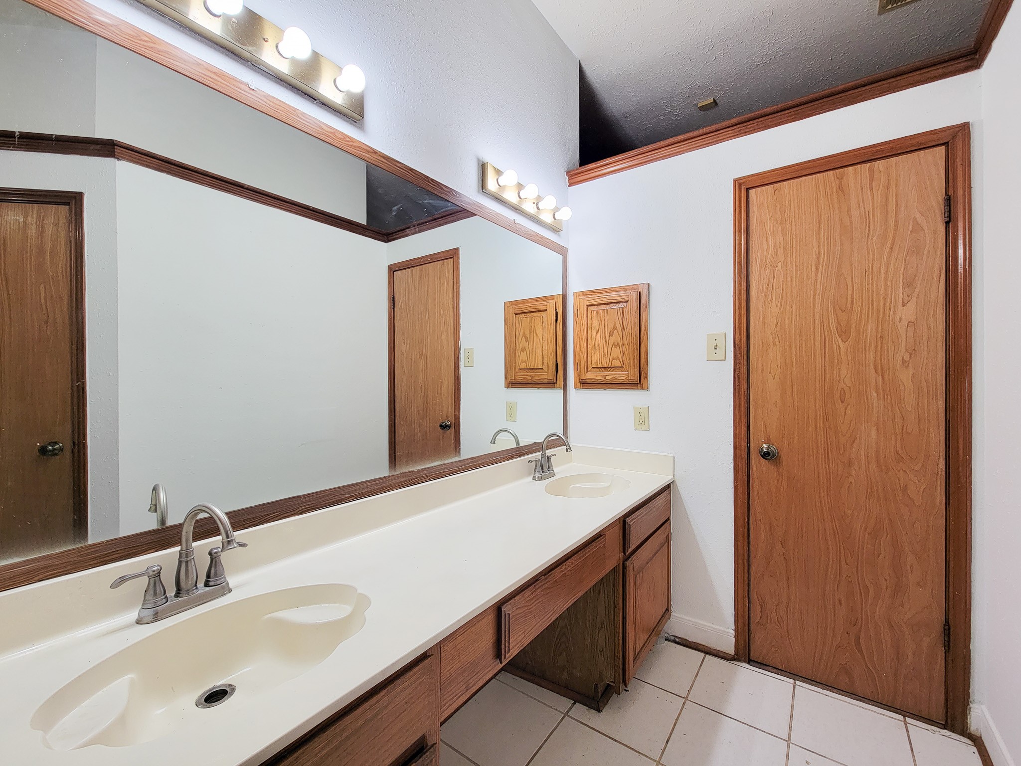 2030 Creek Valley Lane Property Photo 29
