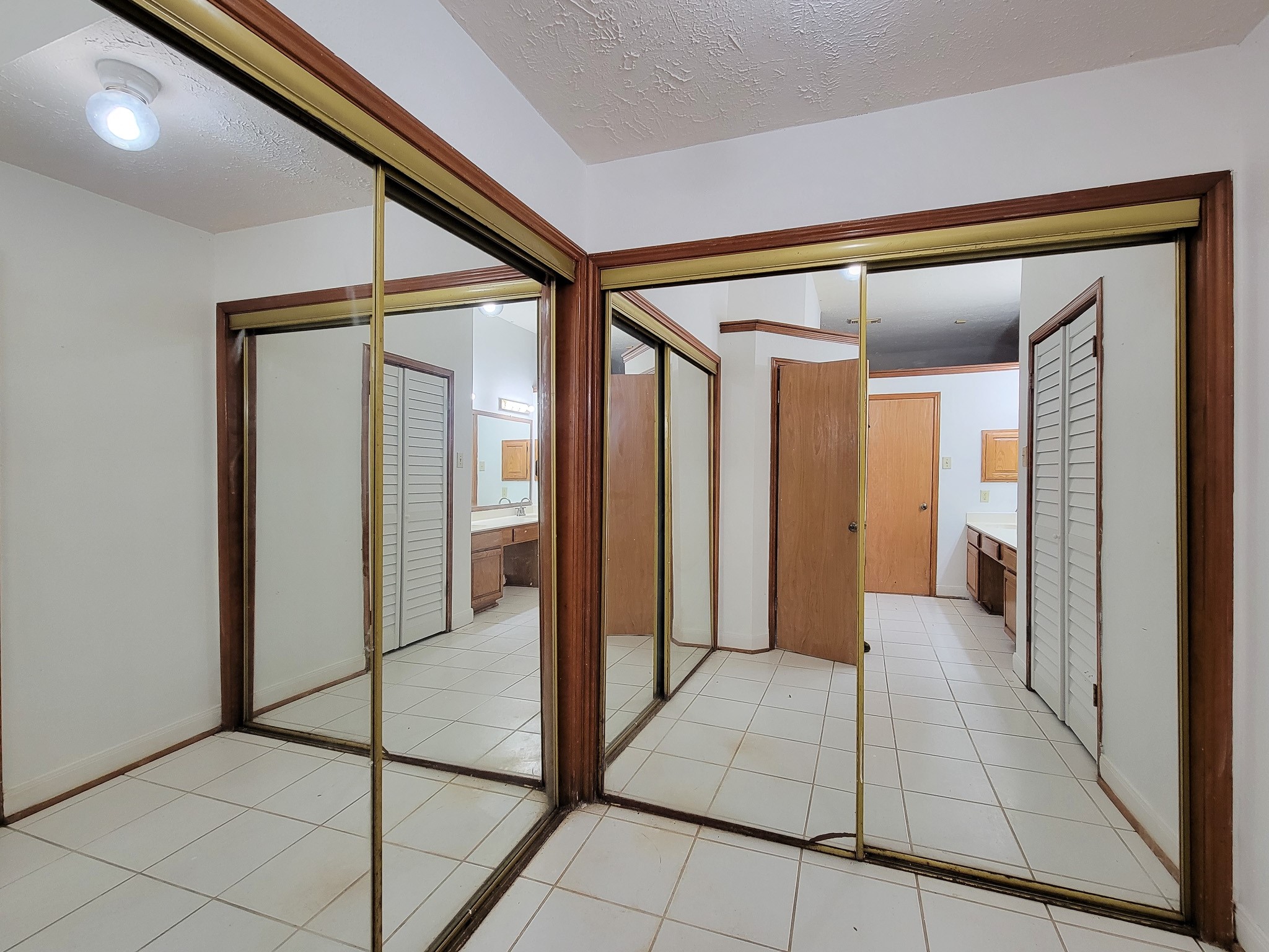 2030 Creek Valley Lane Property Photo 31