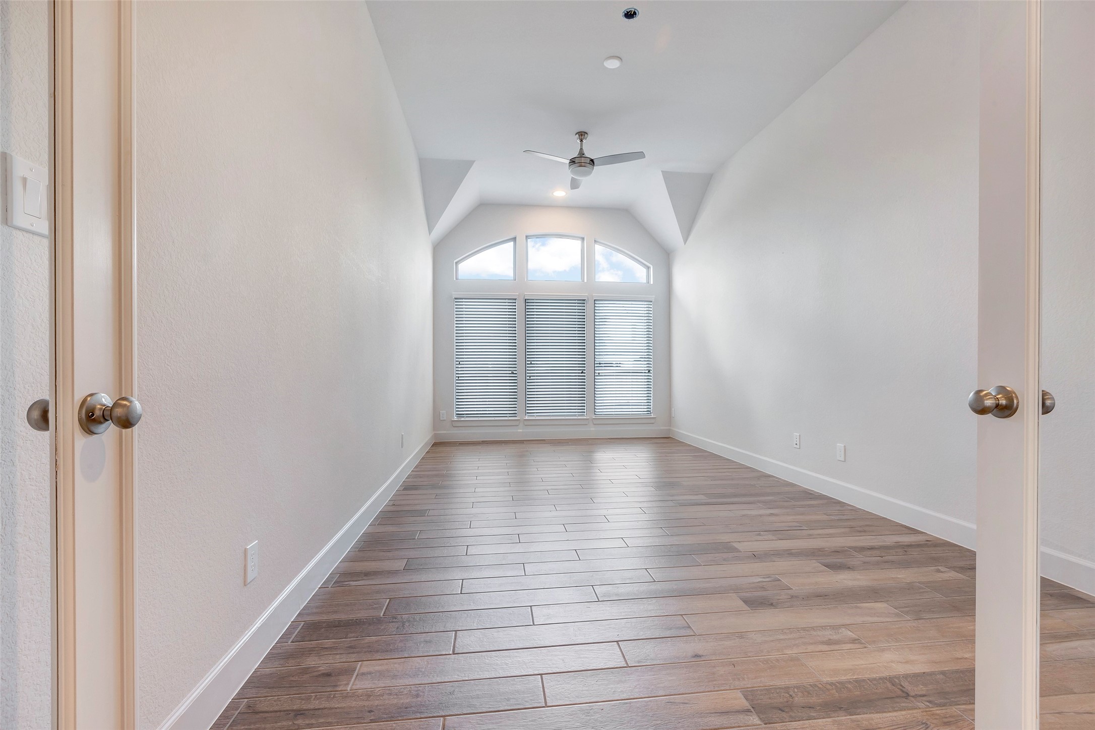 30527 Watershed Way Property Photo 23