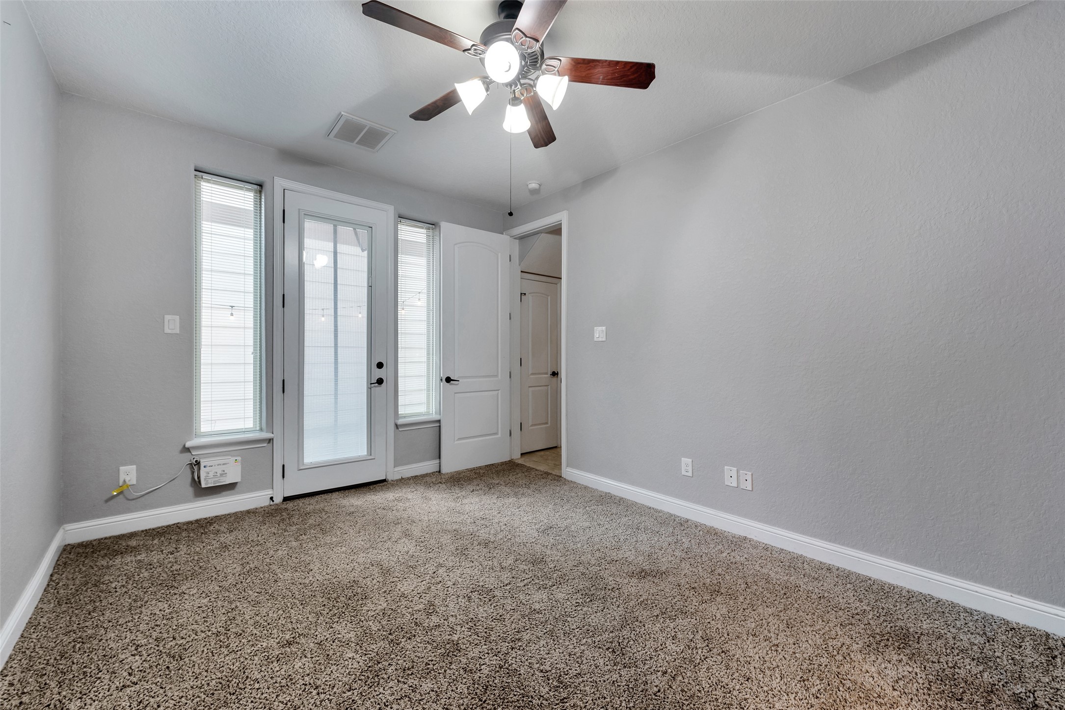 1025 W 21st Street C Property Photo 11