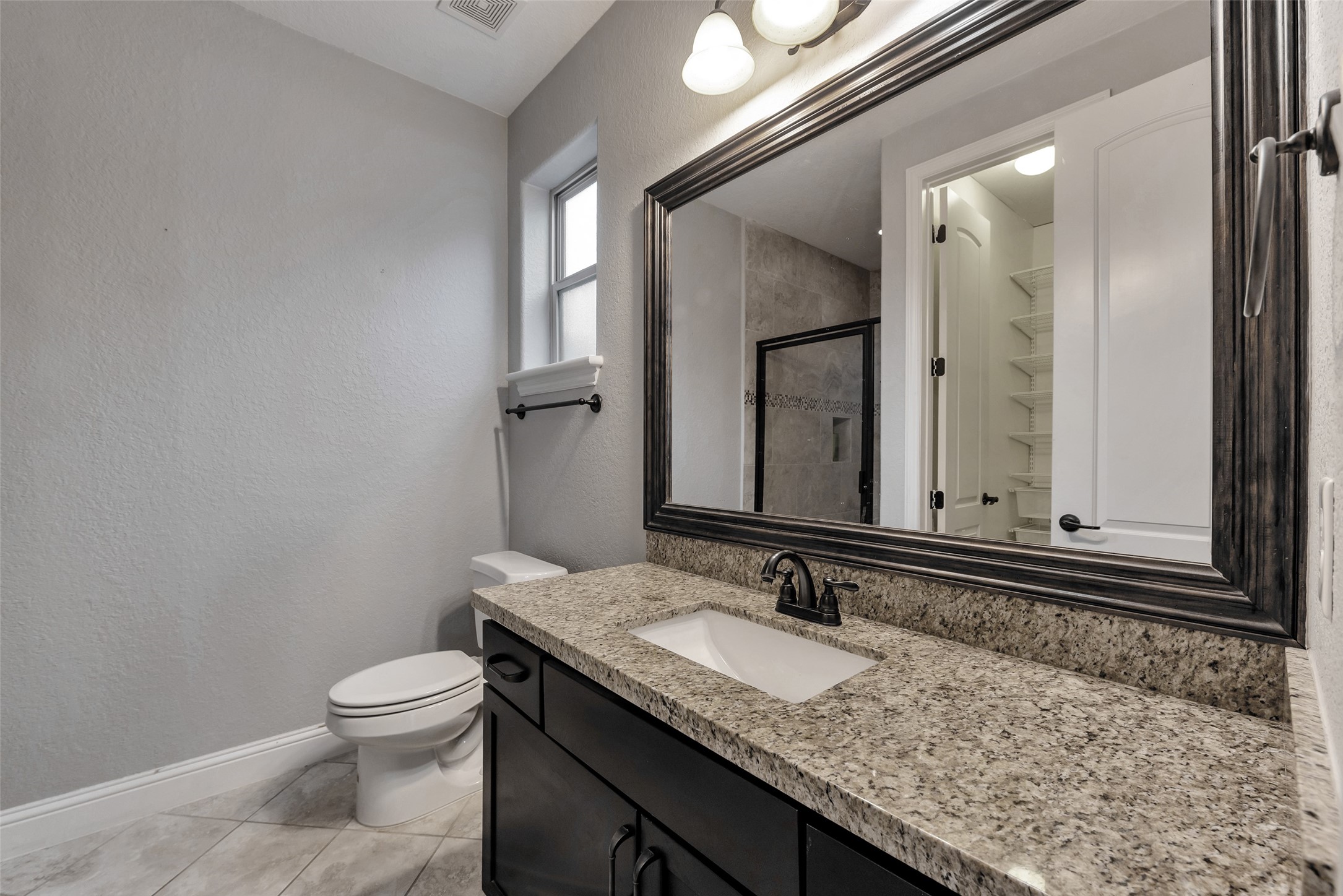 1025 W 21st Street C Property Photo 12