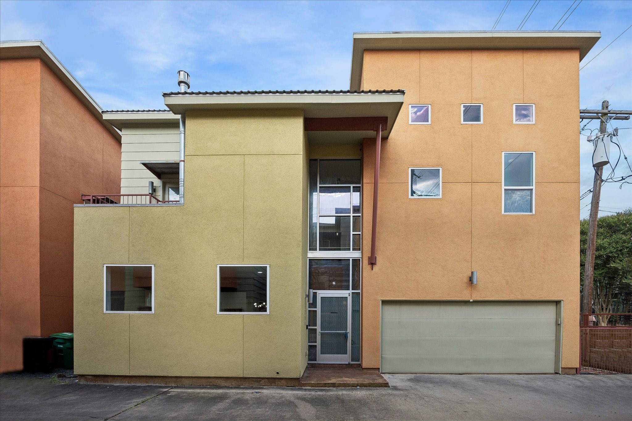1711 W 13th Street Property Photo 2