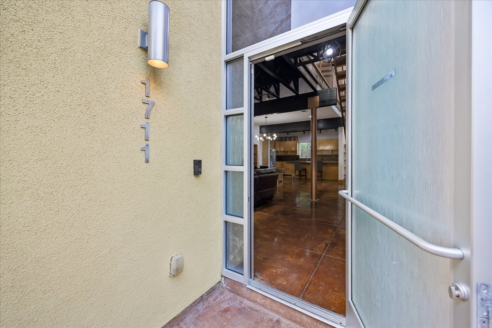 1711 W 13th Street Property Photo 3