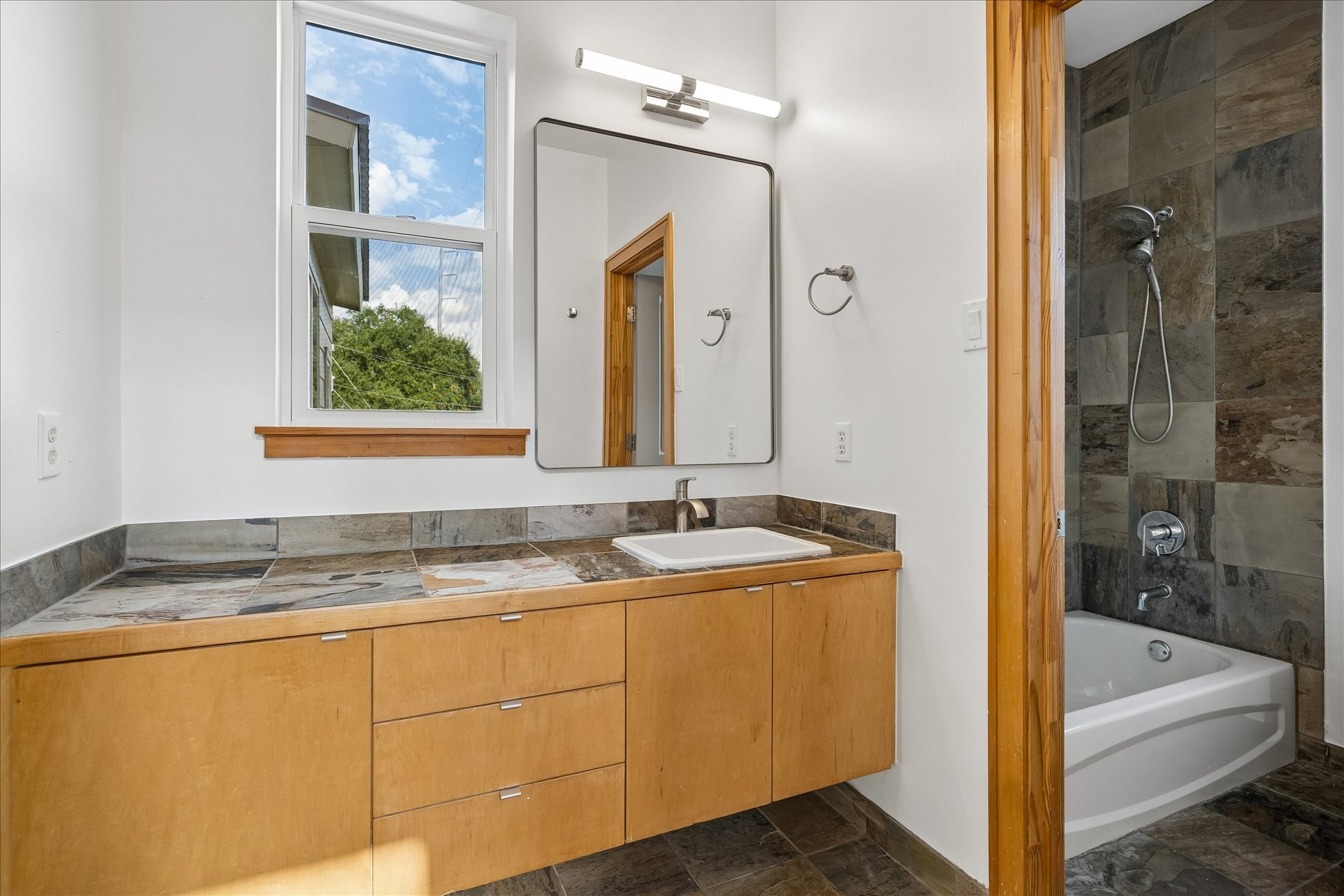 1711 W 13th Street Property Photo 24