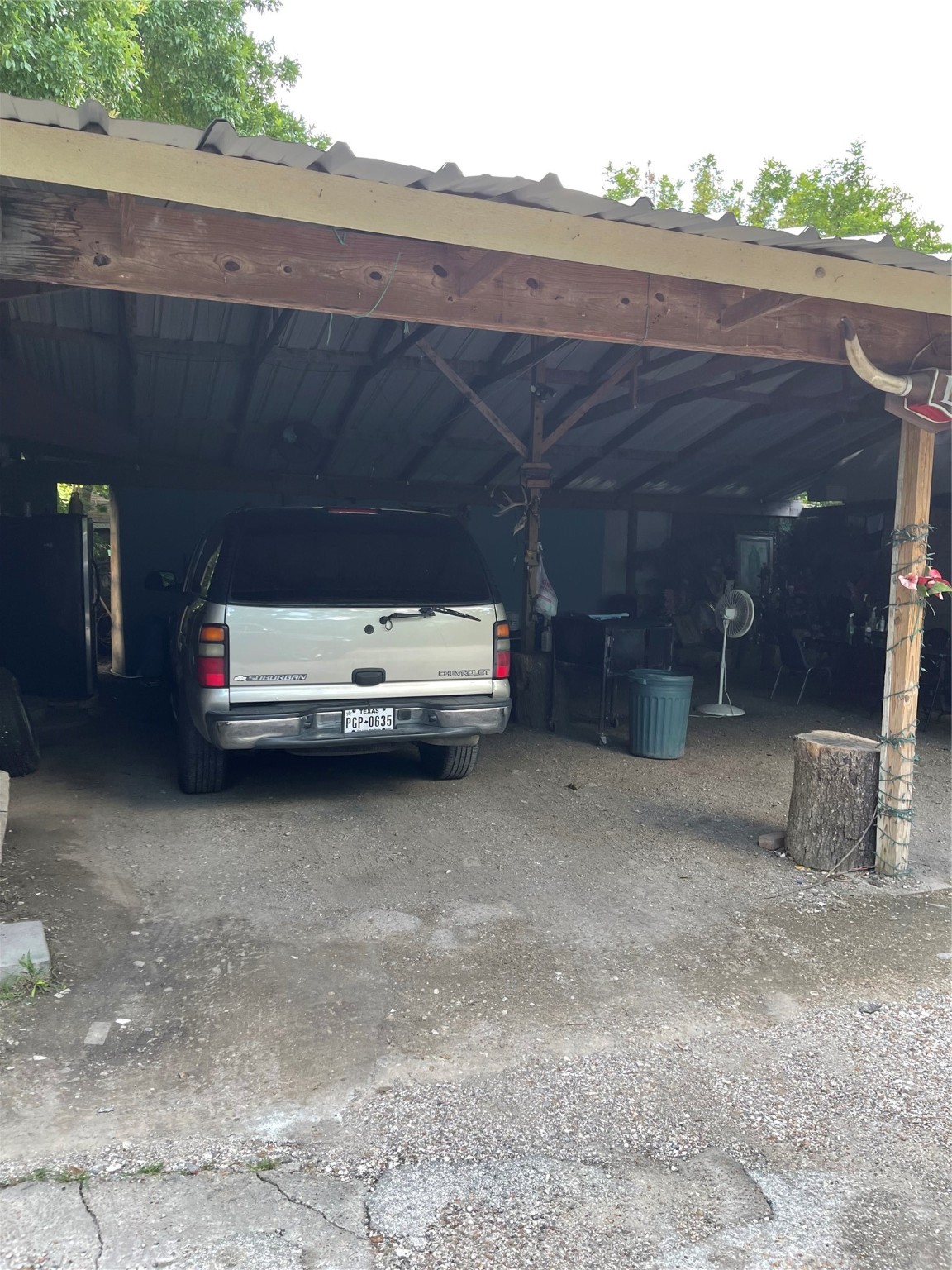 9816 Fulton St Street Property Photo 4