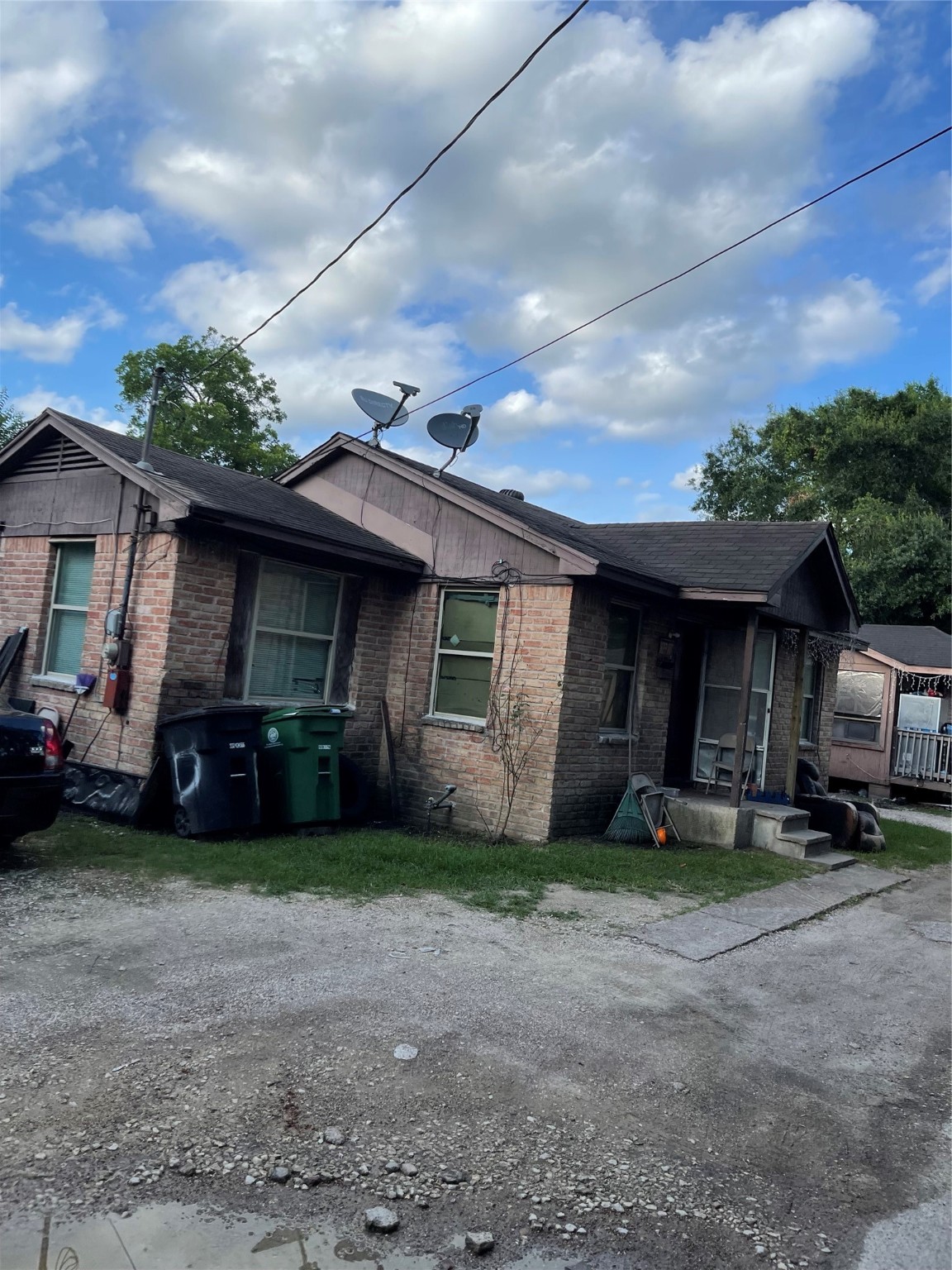 9816 Fulton St Street Property Photo 5