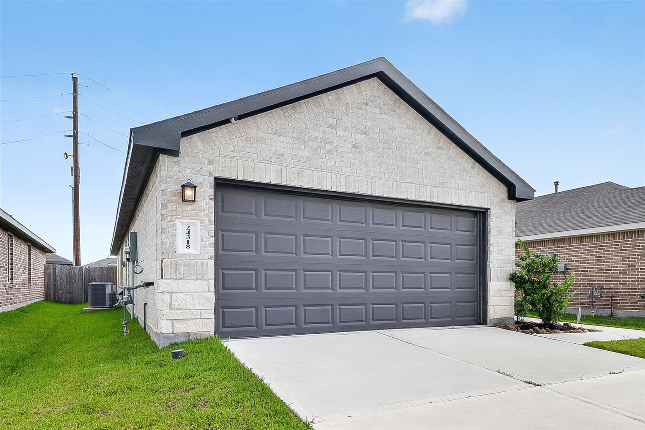 24318 Pebble Crescent Lane Property Photo 3