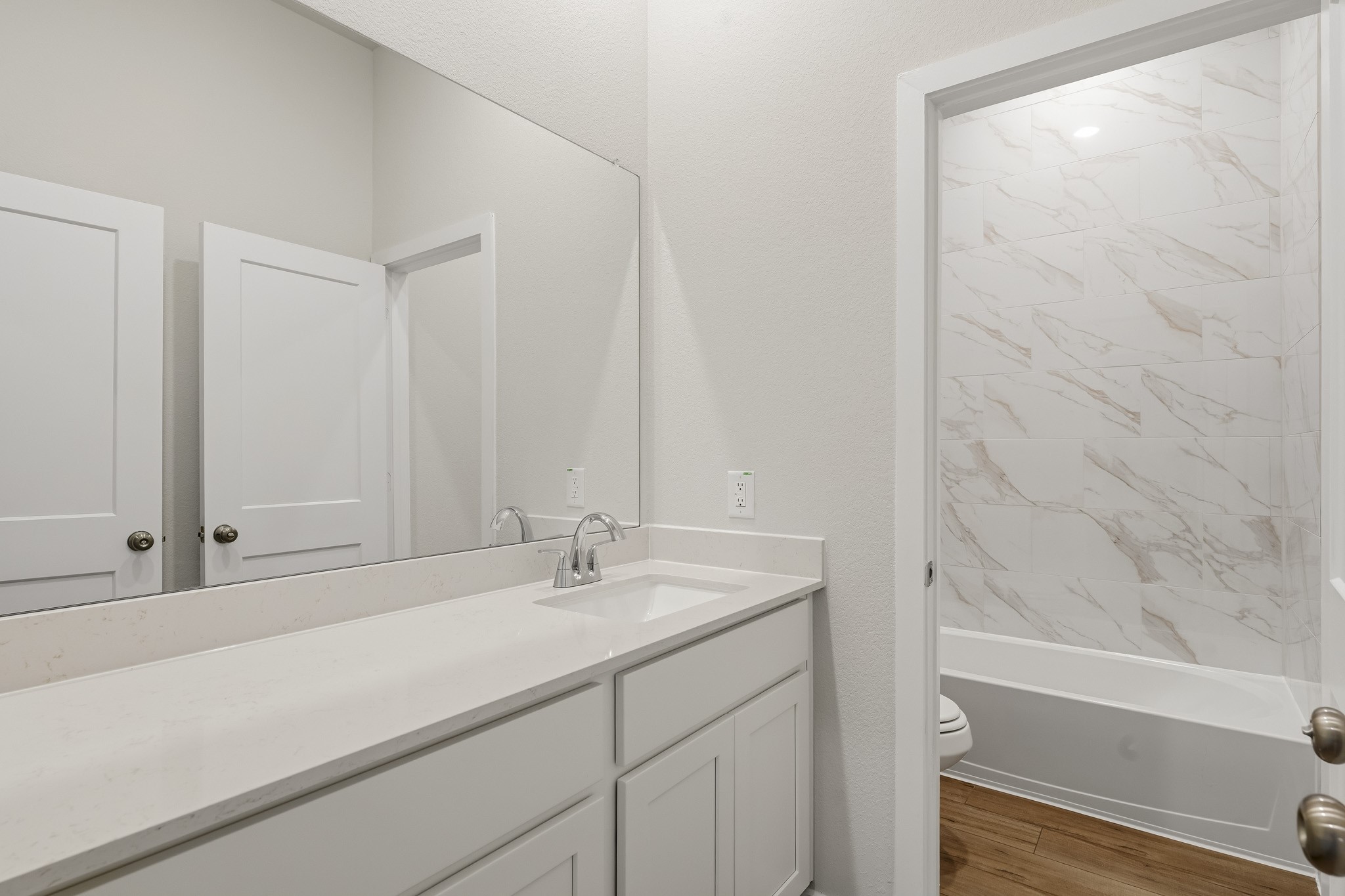 12102 Old Fashion Circle Property Photo 18