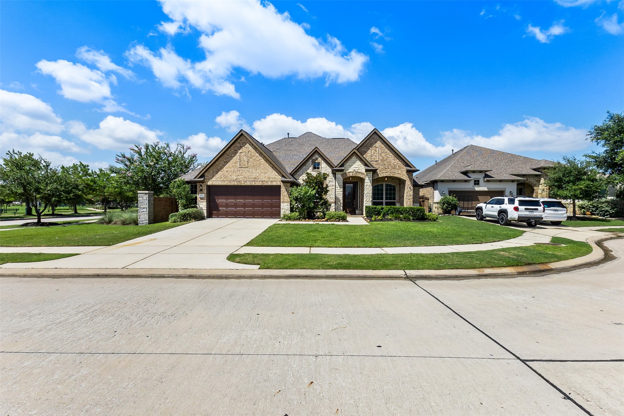 8914 Vineyard Valley Court Property Photo 3