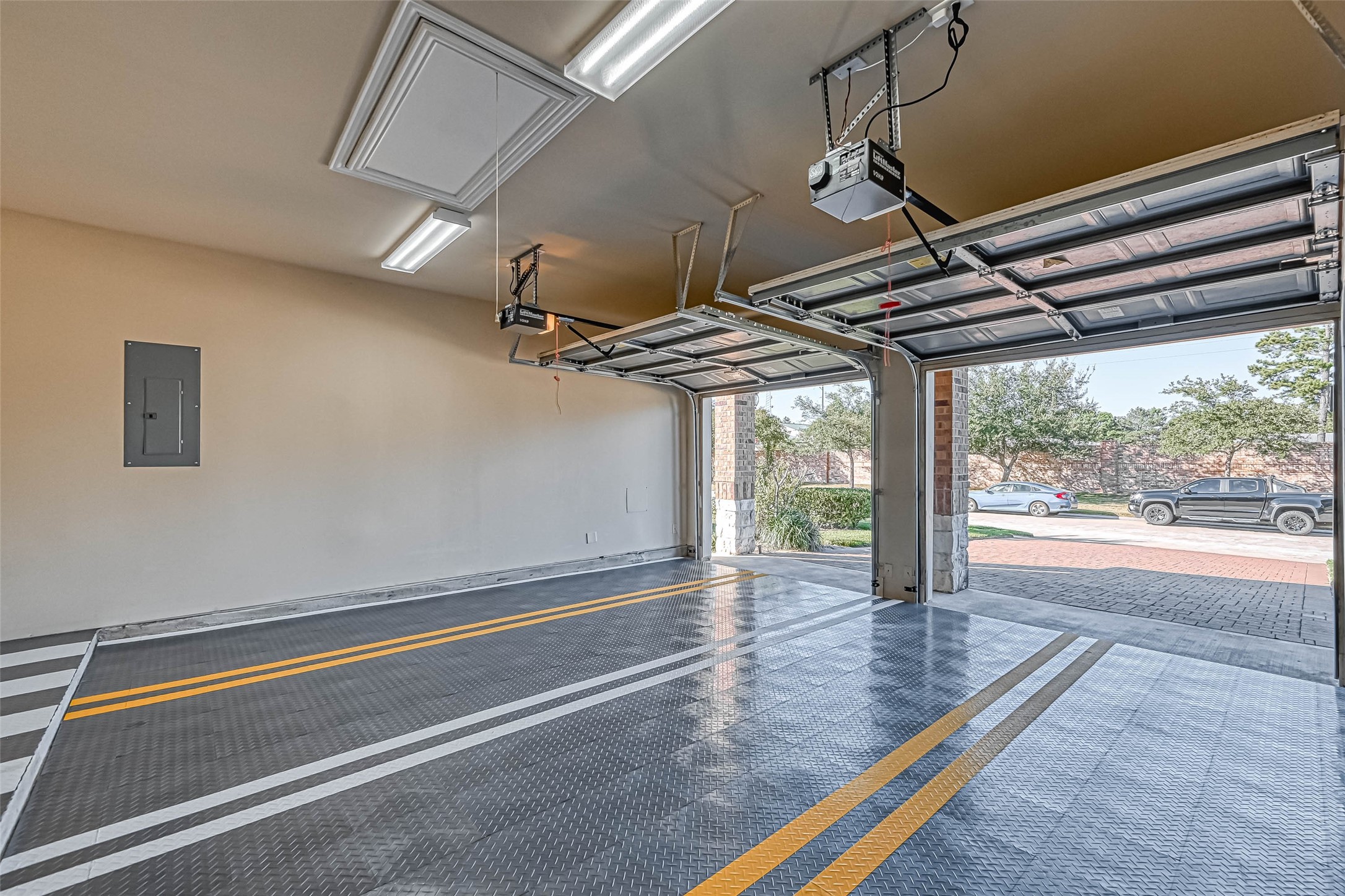 17827 Circular Quay Lane Property Photo 37