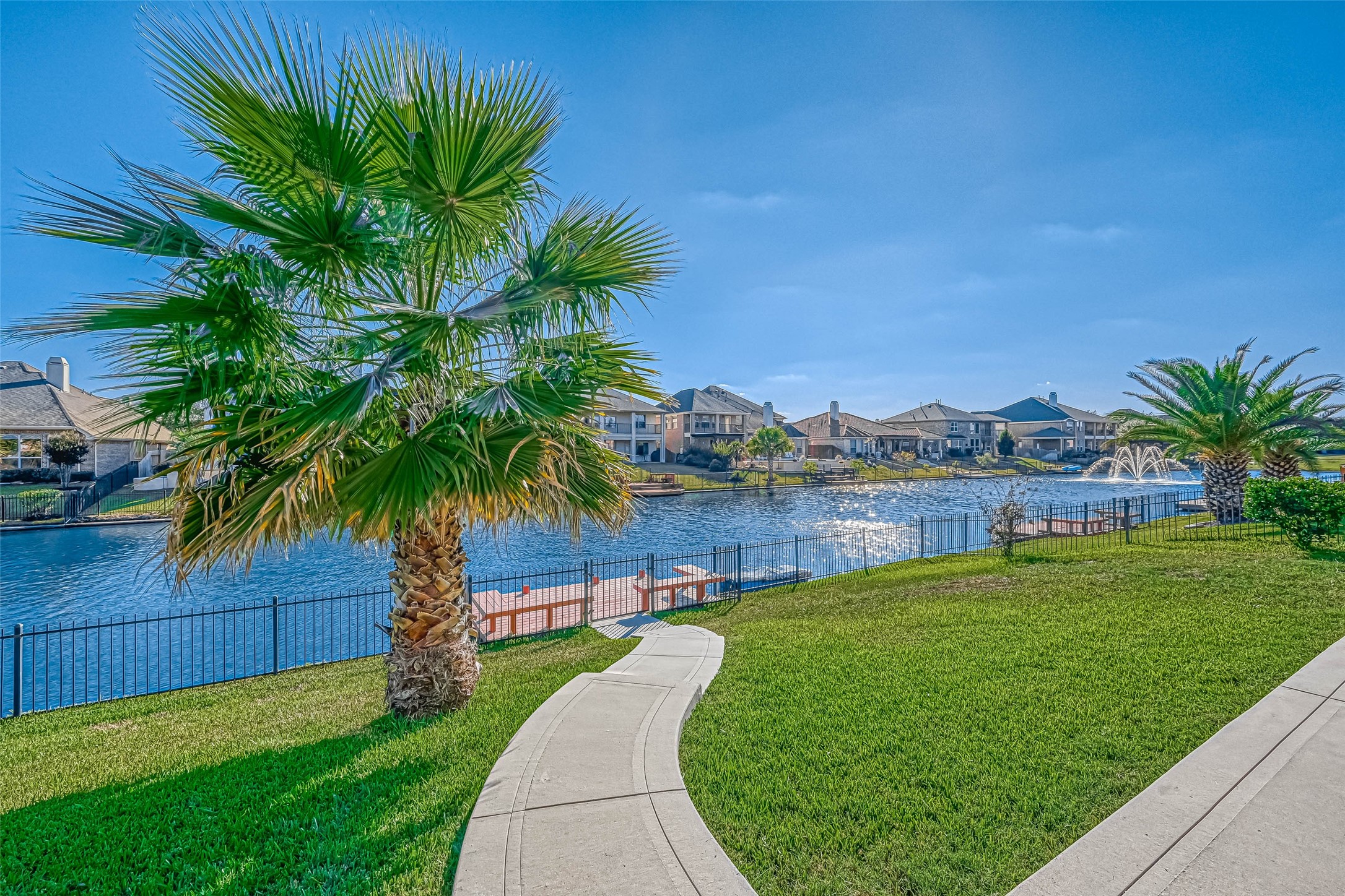 17827 Circular Quay Lane Property Photo 43