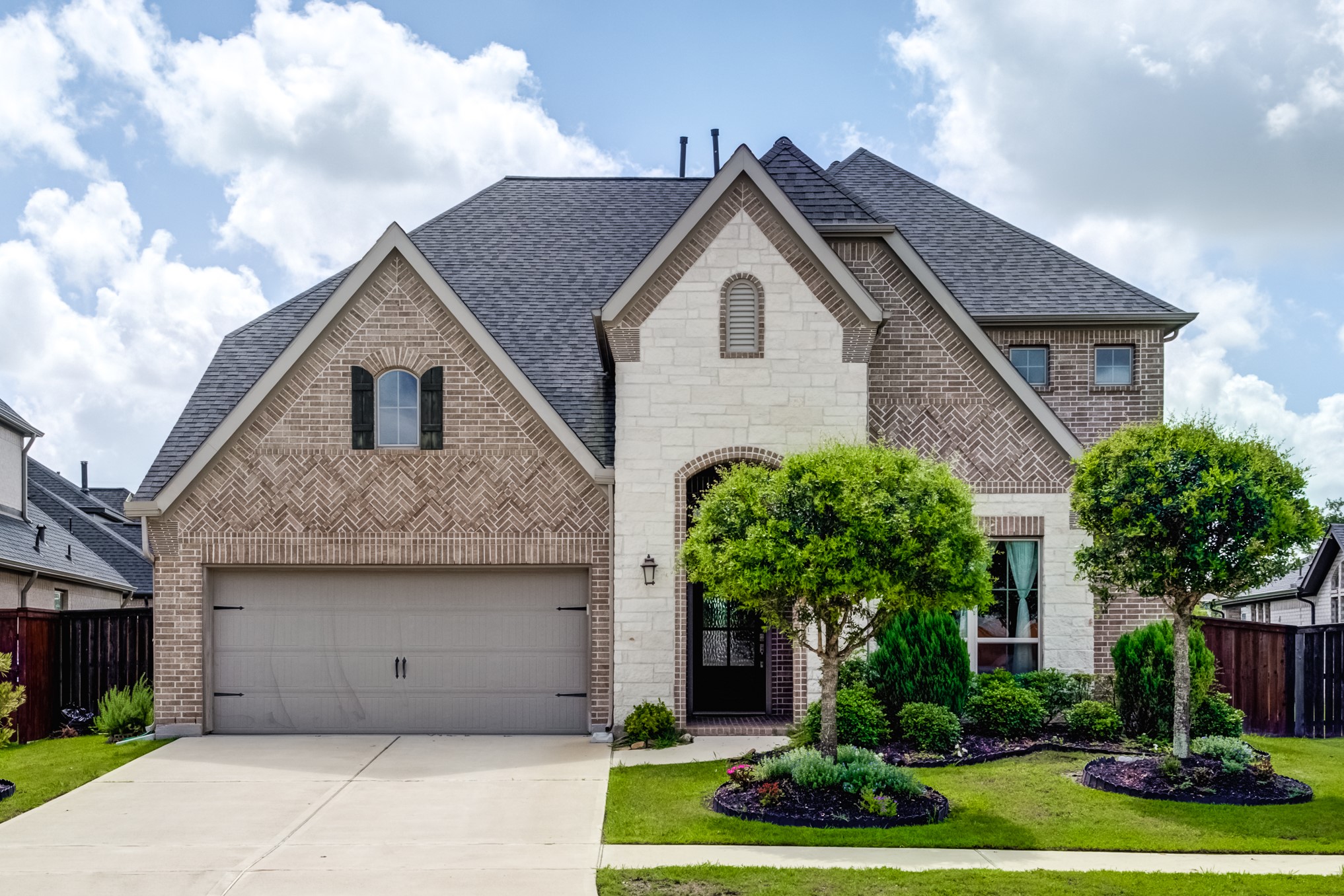 6907 Pondhawk Drive Property Photo 1