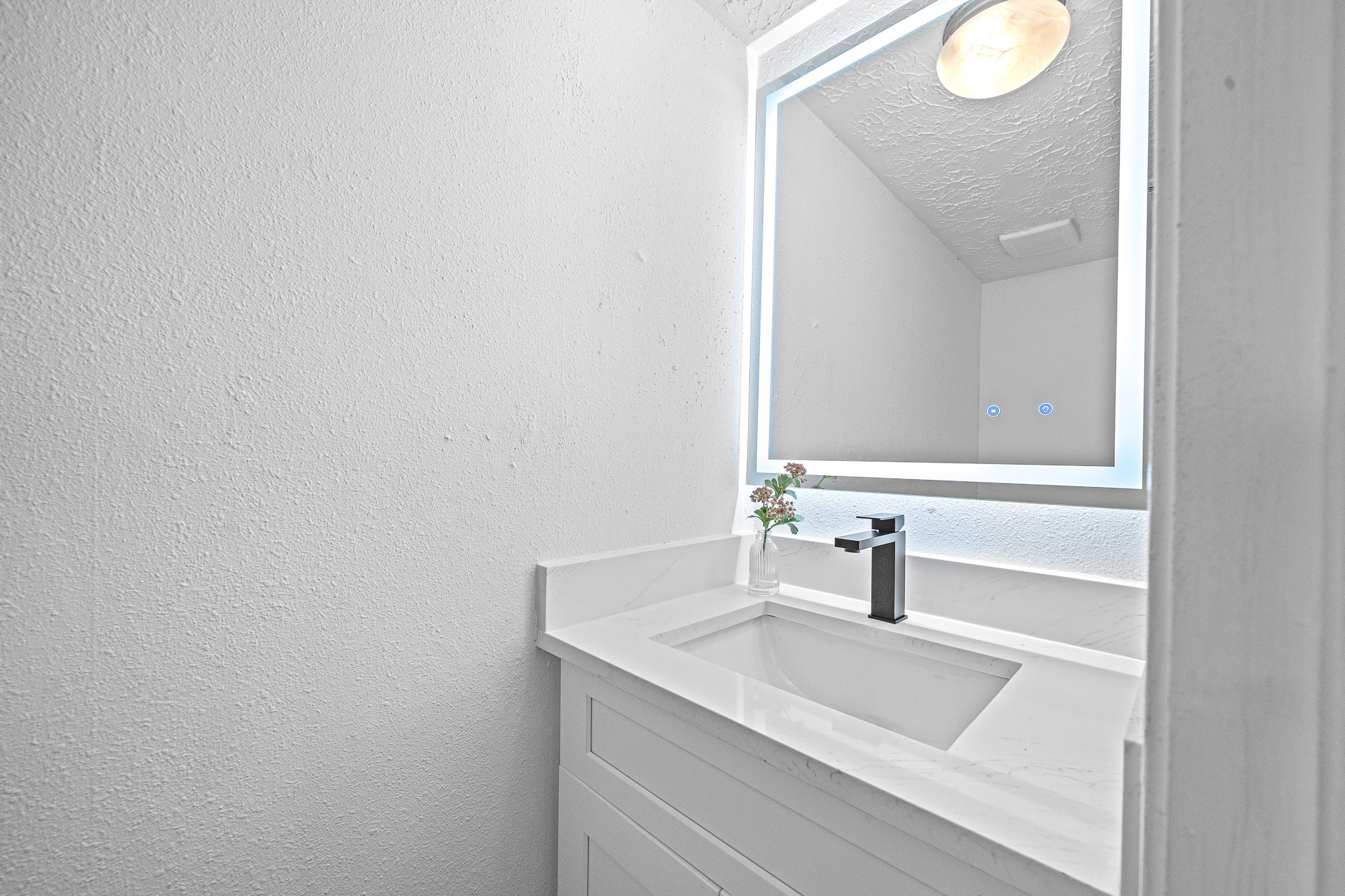8726 Wilcrest Drive 8726 Property Photo 6